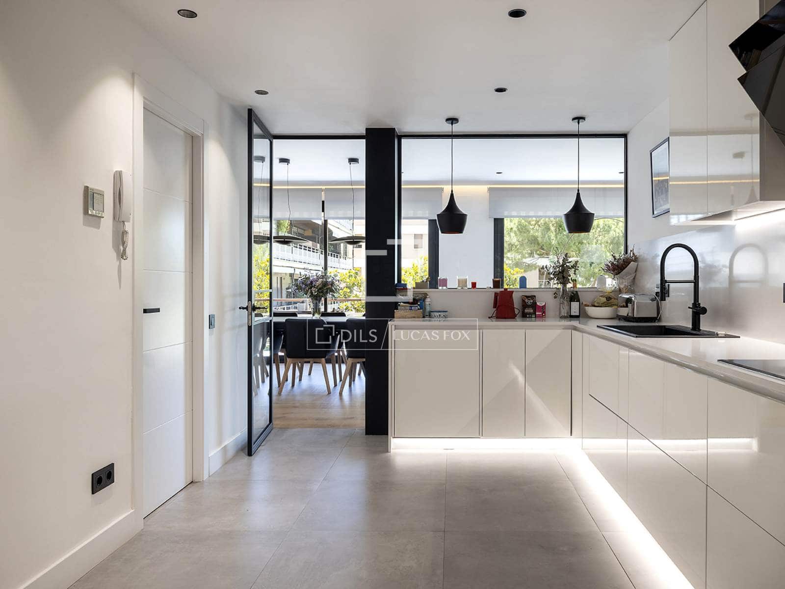 6 Zimmer Apartment zu verkaufen in Barcelona Stadt mit Garage - 1.675.000 € (Ref: 9936821)