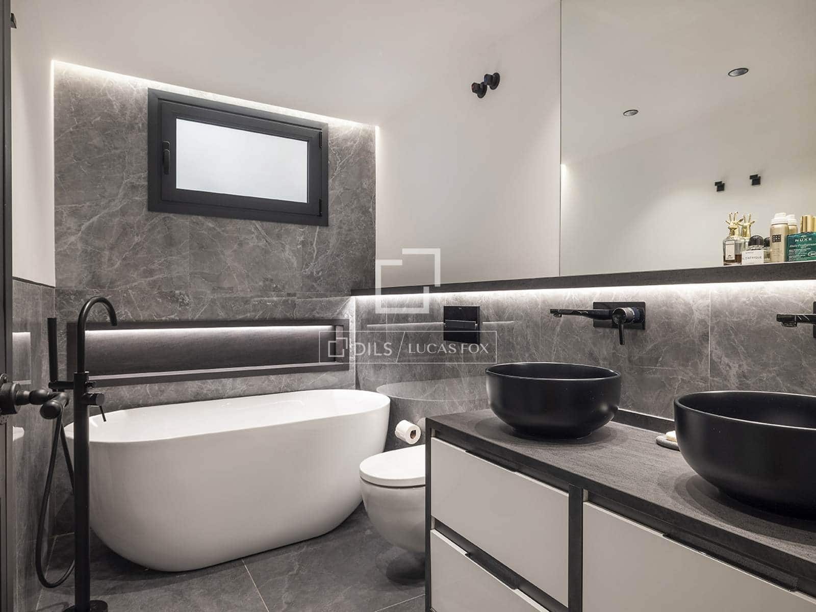 6 Zimmer Apartment zu verkaufen in Barcelona Stadt mit Garage - 1.675.000 € (Ref: 9936821)
