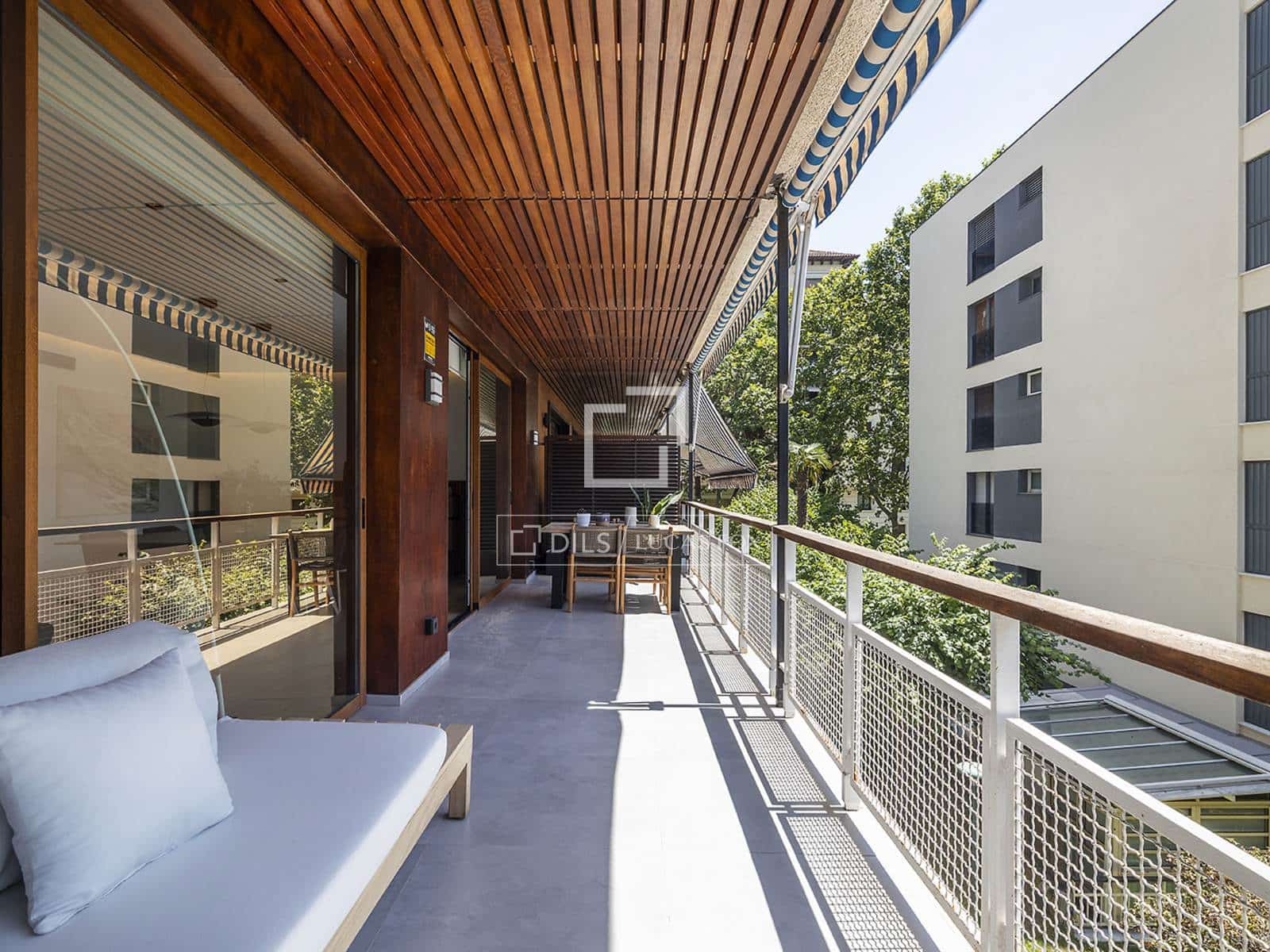 6 Zimmer Apartment zu verkaufen in Barcelona Stadt mit Garage - 1.675.000 € (Ref: 9936821)
