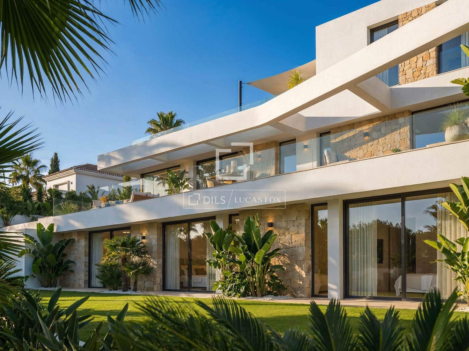 3 soveværelse Villa til salg i Calpe / Calp med swimmingpool garage - € 1.360.000 (Ref: 9937294)
