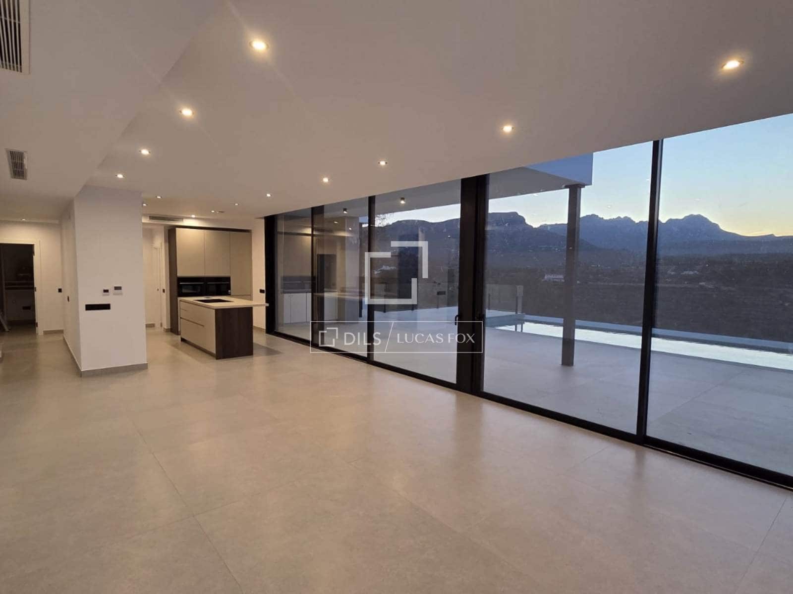 3 bedroom Villa for sale in Calpe / Calp with pool garage - € 1,135,000 (Ref: 9937295)
