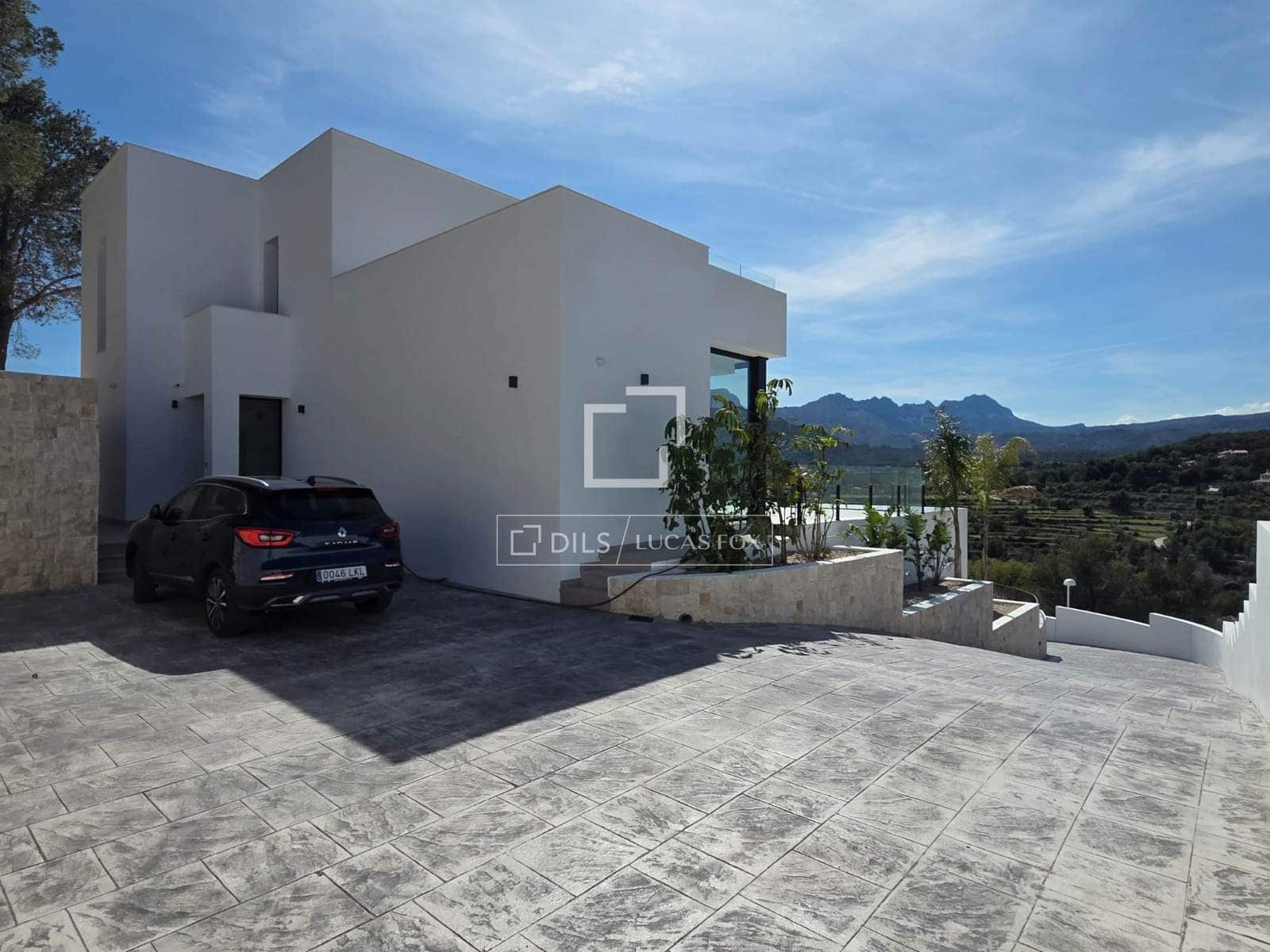 3 bedroom Villa for sale in Calpe / Calp with pool garage - € 1,135,000 (Ref: 9937295)