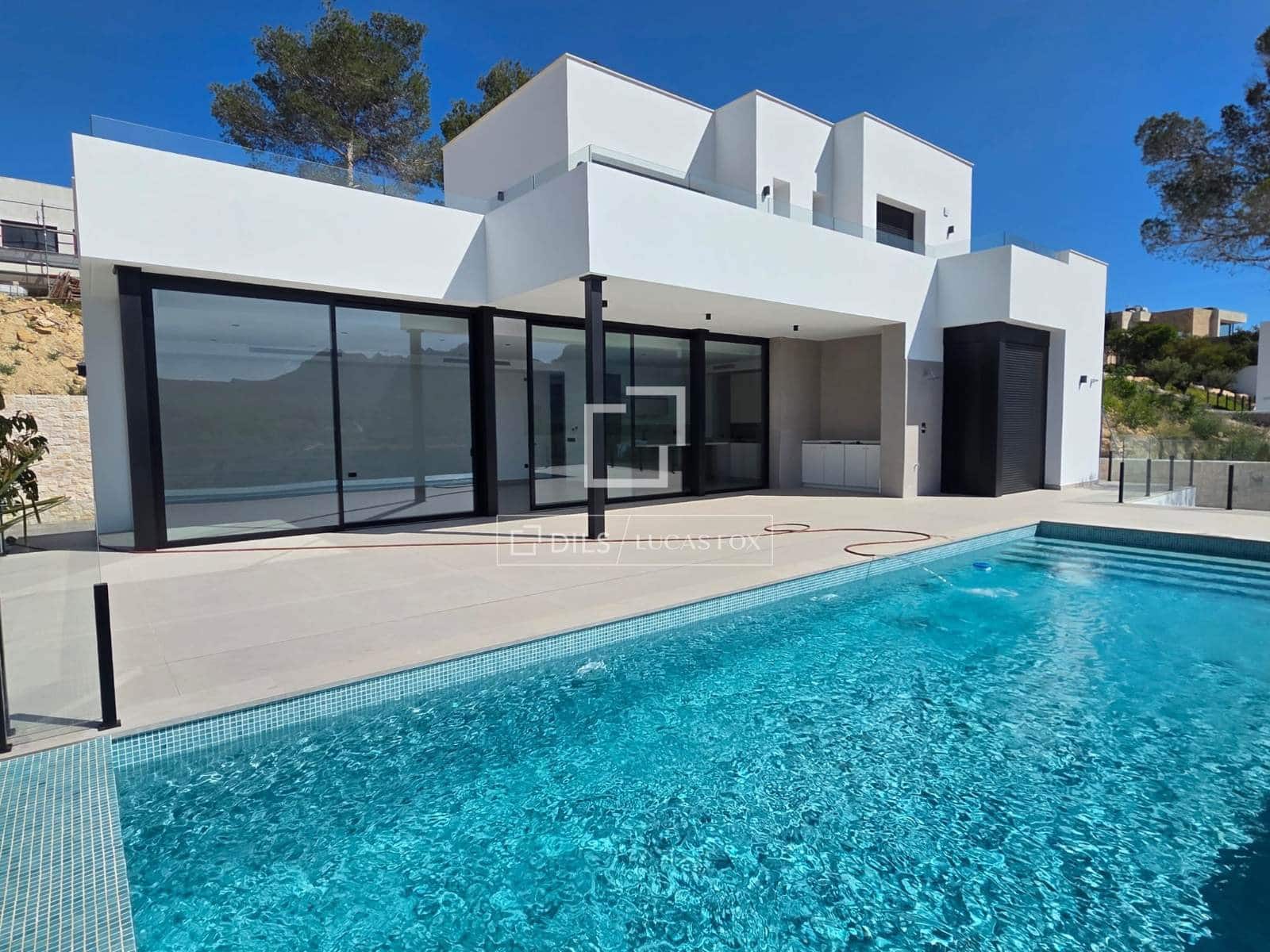 3 bedroom Villa for sale in Calpe / Calp with pool garage - € 1,135,000 (Ref: 9937295)