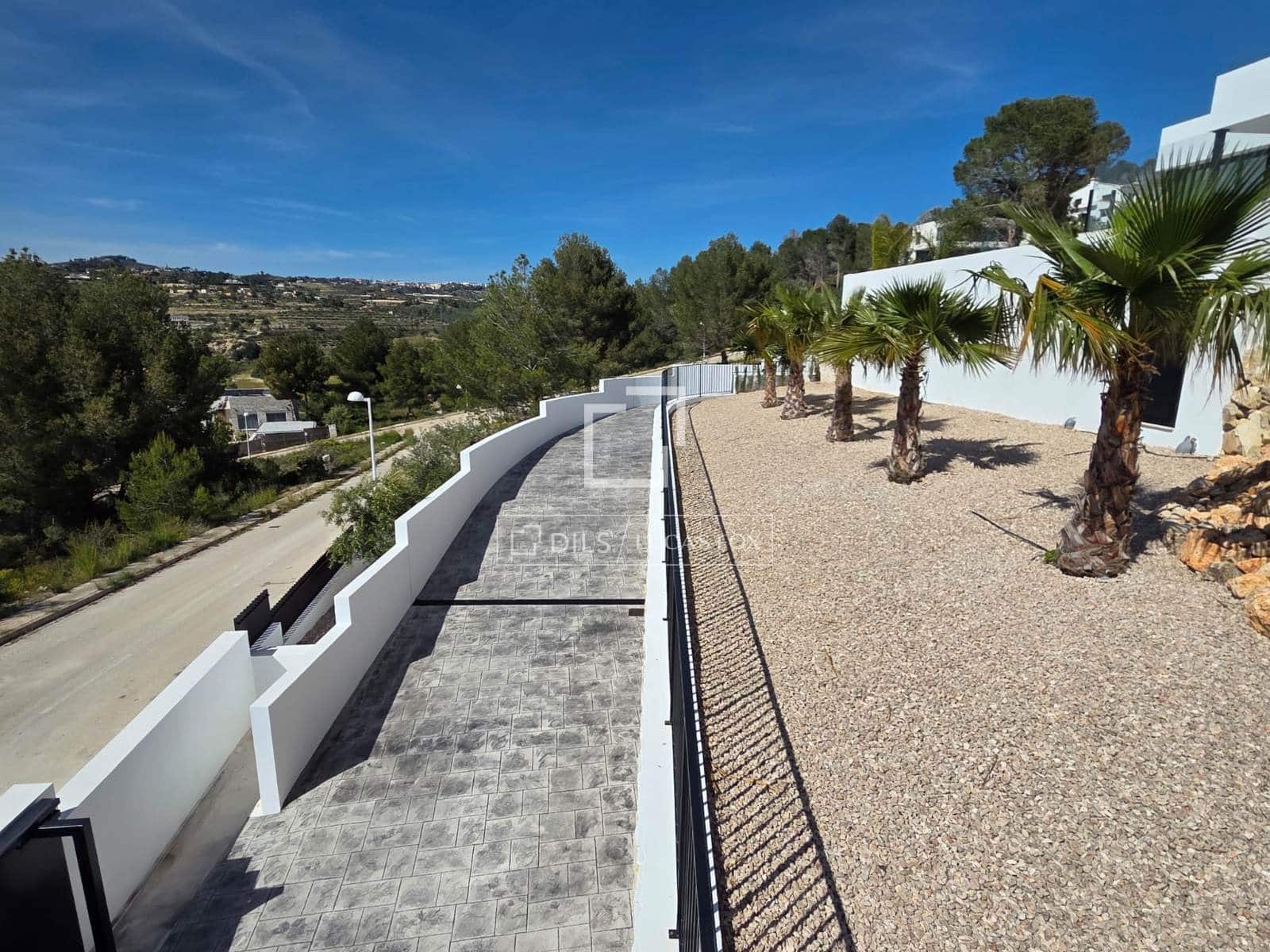 3 bedroom Villa for sale in Calpe / Calp with pool garage - € 1,135,000 (Ref: 9937295)
