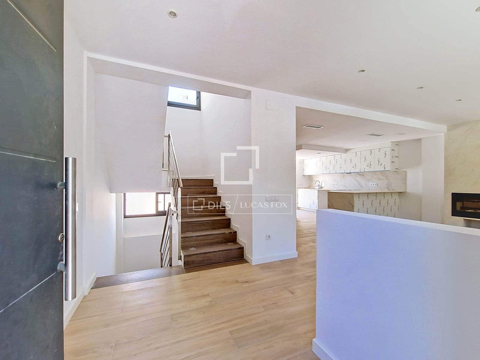 Chalet de 3 habitaciones en Vilanova i la Geltrú en venta con garaje - 595.000 € (Ref: 9937299)