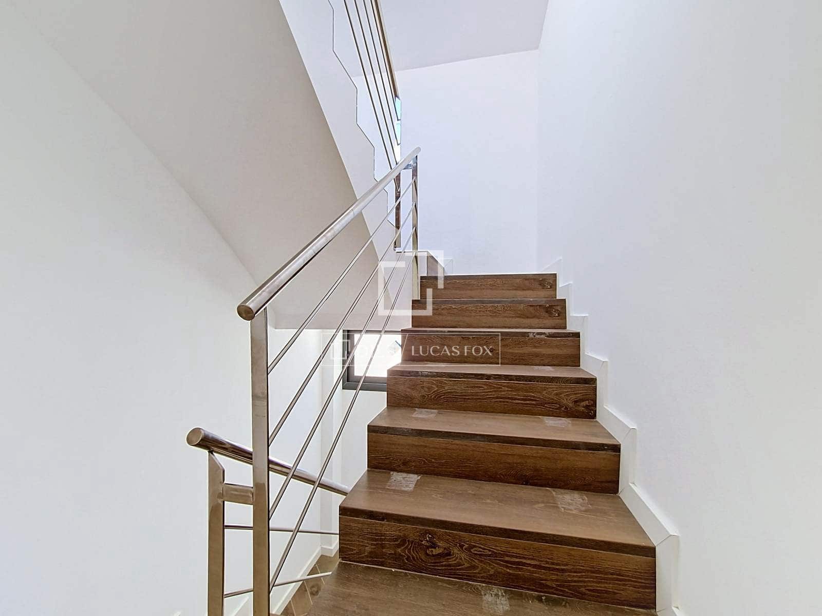 Chalet de 3 habitaciones en Vilanova i la Geltrú en venta con garaje - 595.000 € (Ref: 9937299)