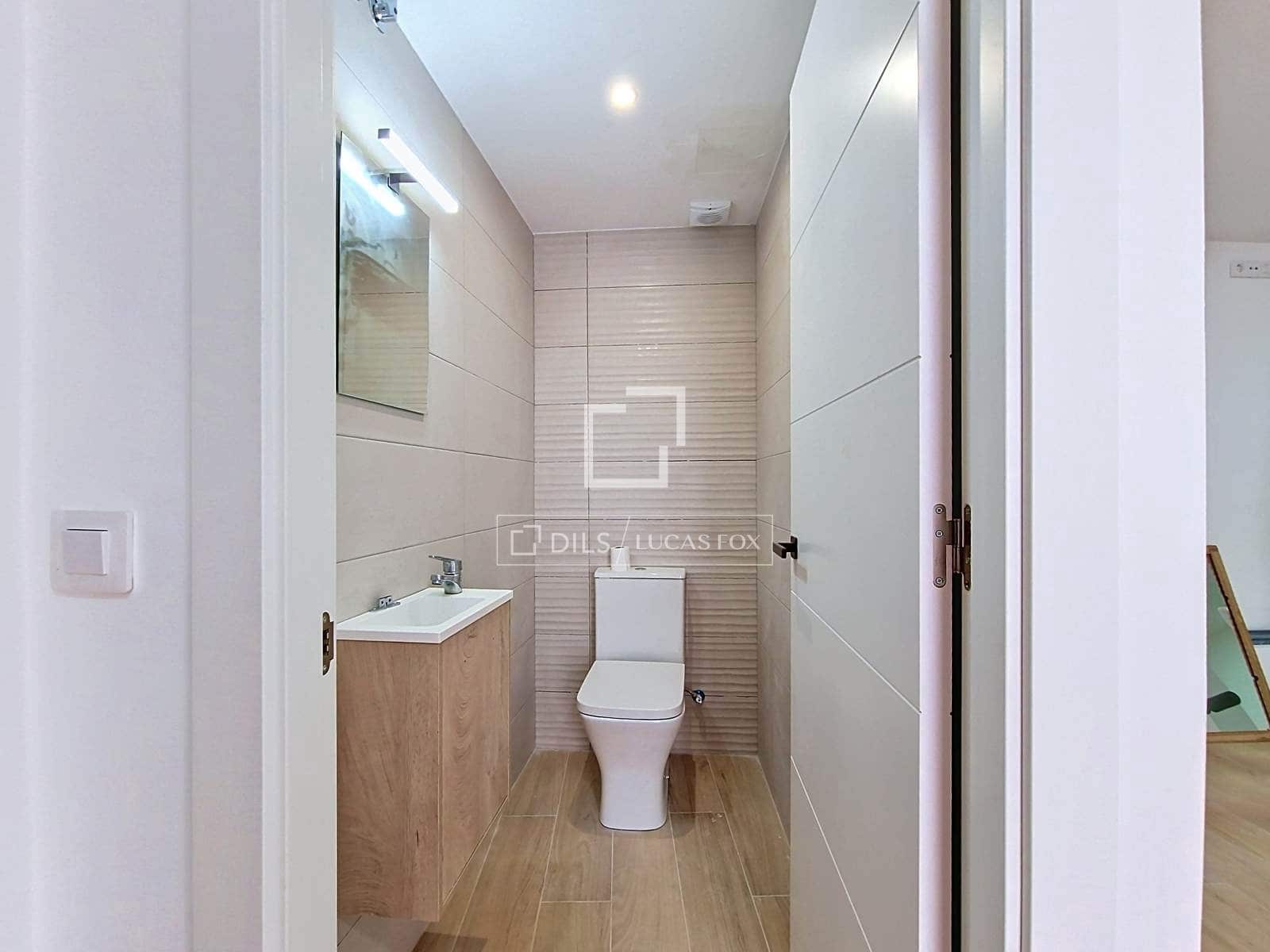 Chalet de 3 habitaciones en Vilanova i la Geltrú en venta con garaje - 595.000 € (Ref: 9937299)