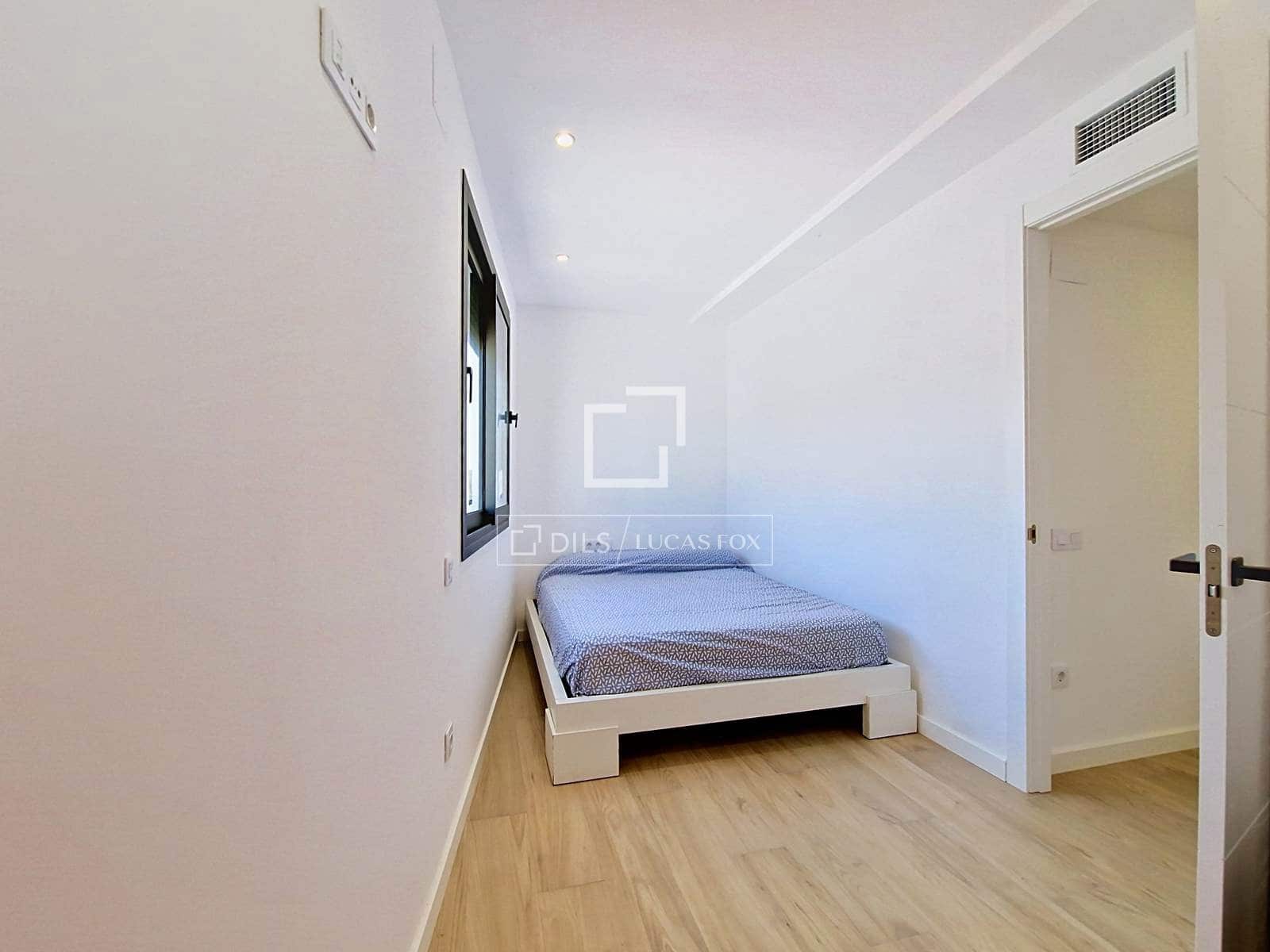Chalet de 3 habitaciones en Vilanova i la Geltrú en venta con garaje - 595.000 € (Ref: 9937299)