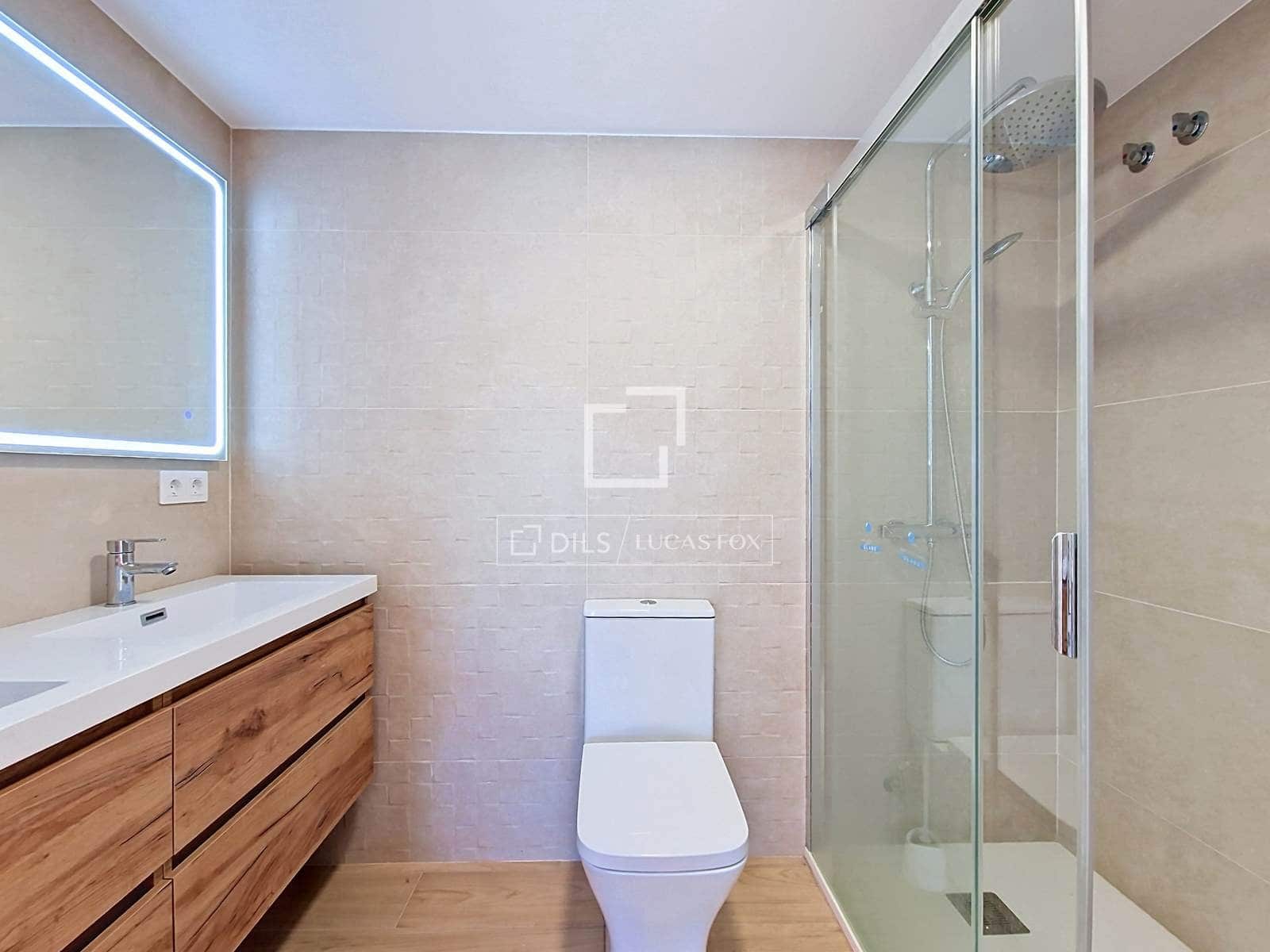 Chalet de 3 habitaciones en Vilanova i la Geltrú en venta con garaje - 595.000 € (Ref: 9937299)