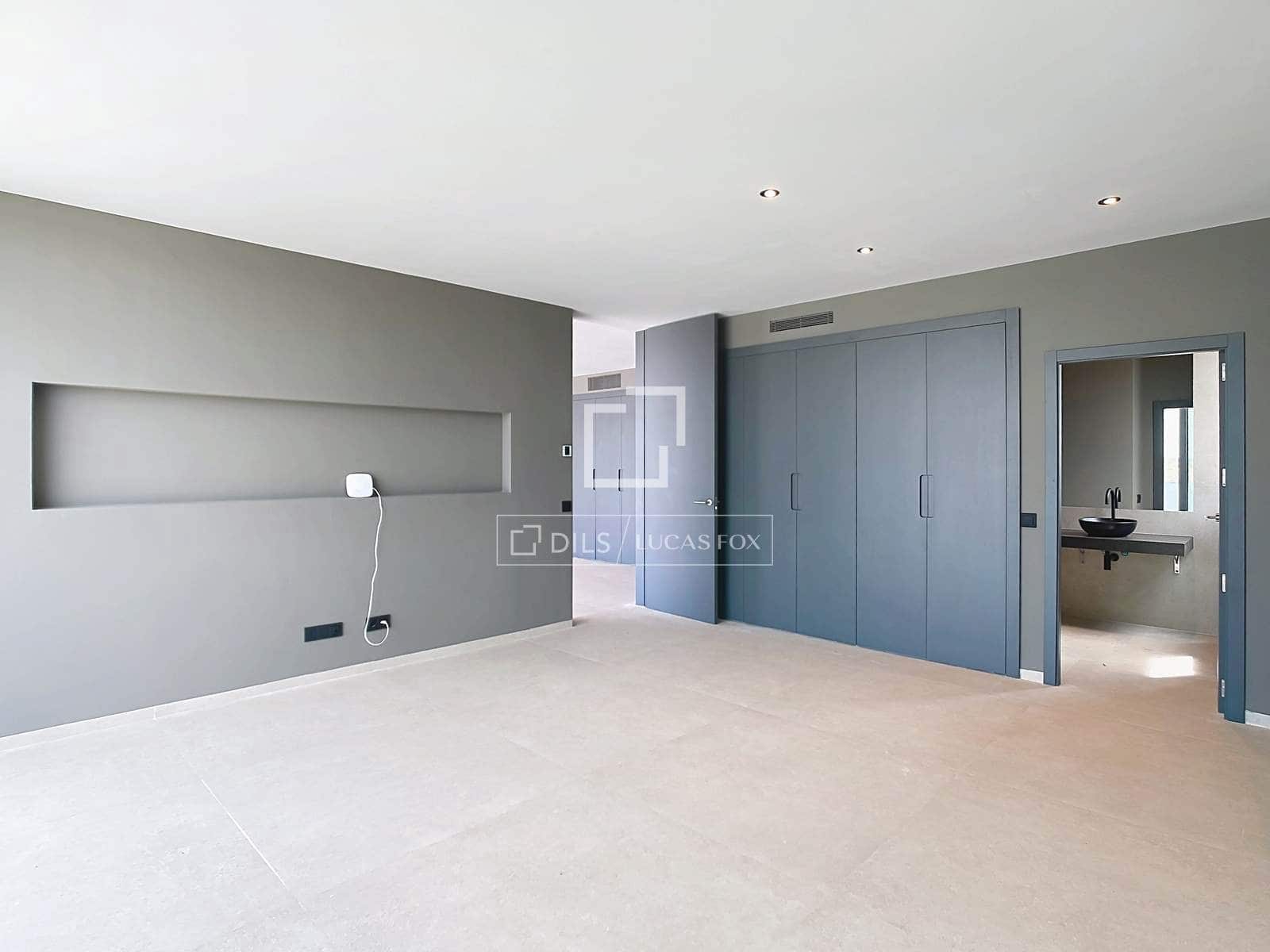 2 bedroom Villa for sale in Es Mercadal with pool garage - € 2,655,000 (Ref: 9937301)