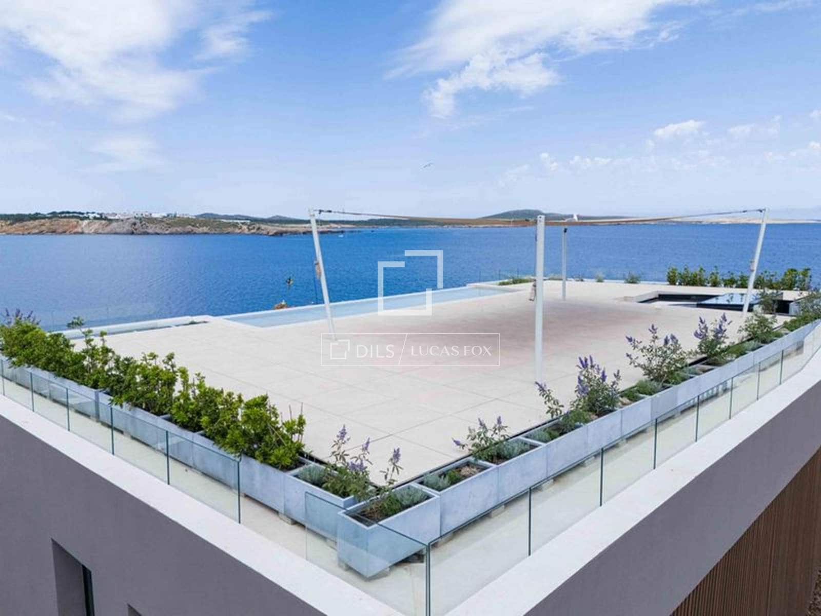 2 bedroom Villa for sale in Es Mercadal with pool garage - € 2,655,000 (Ref: 9937301)
