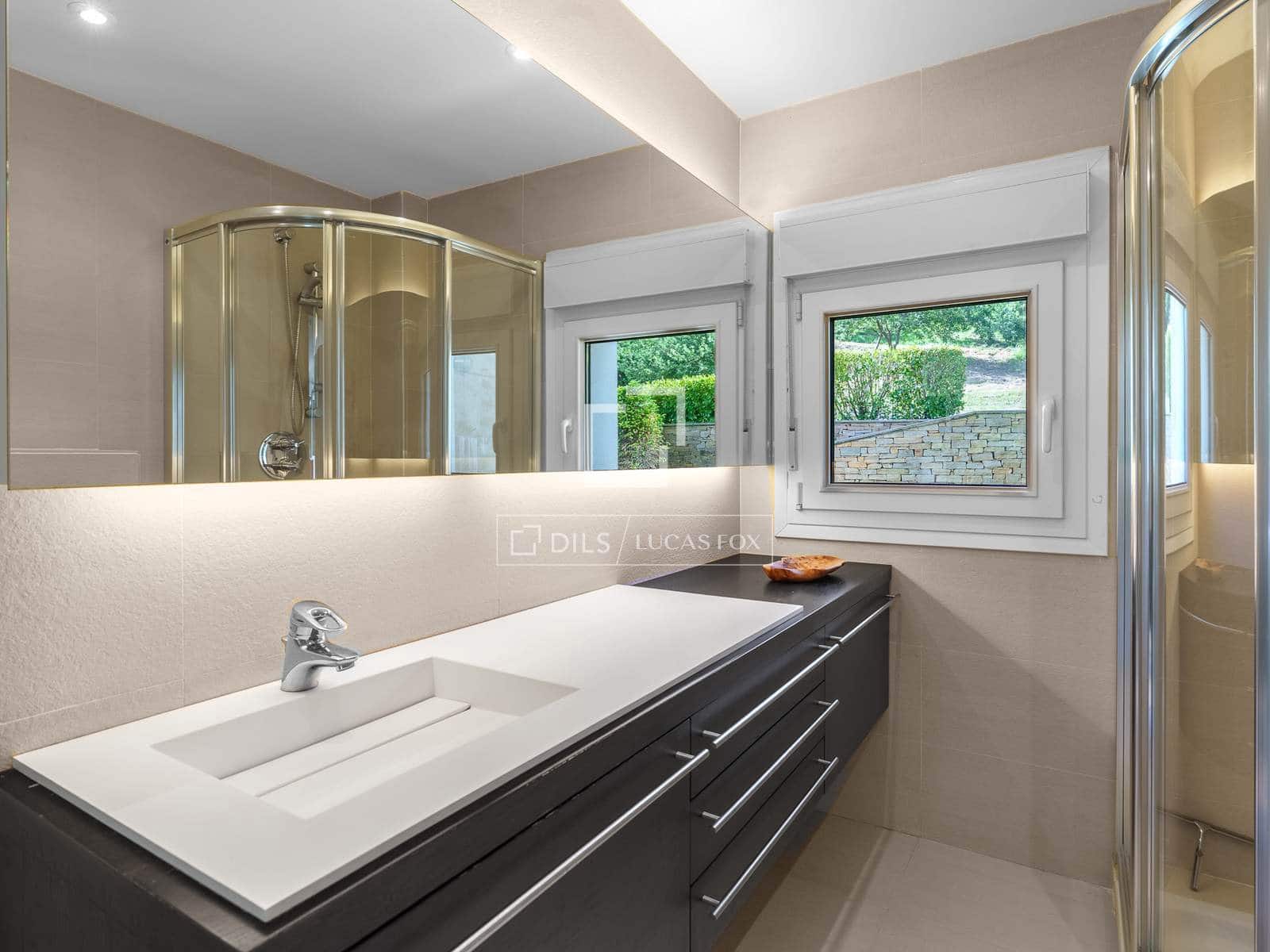 5 bedroom Villa for sale in Donostia-San Sebastian with pool garage - € 5,650,000 (Ref: 9937302)
