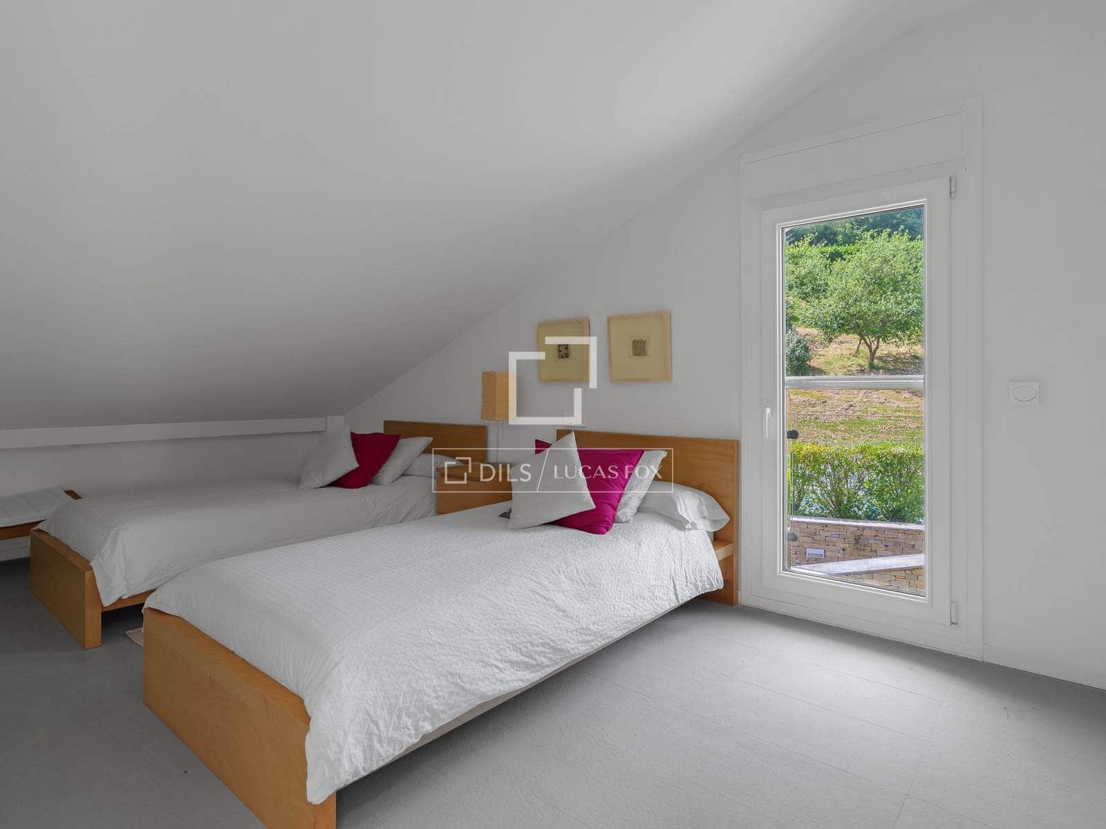 5 bedroom Villa for sale in Donostia-San Sebastian with pool garage - € 5,650,000 (Ref: 9937302)