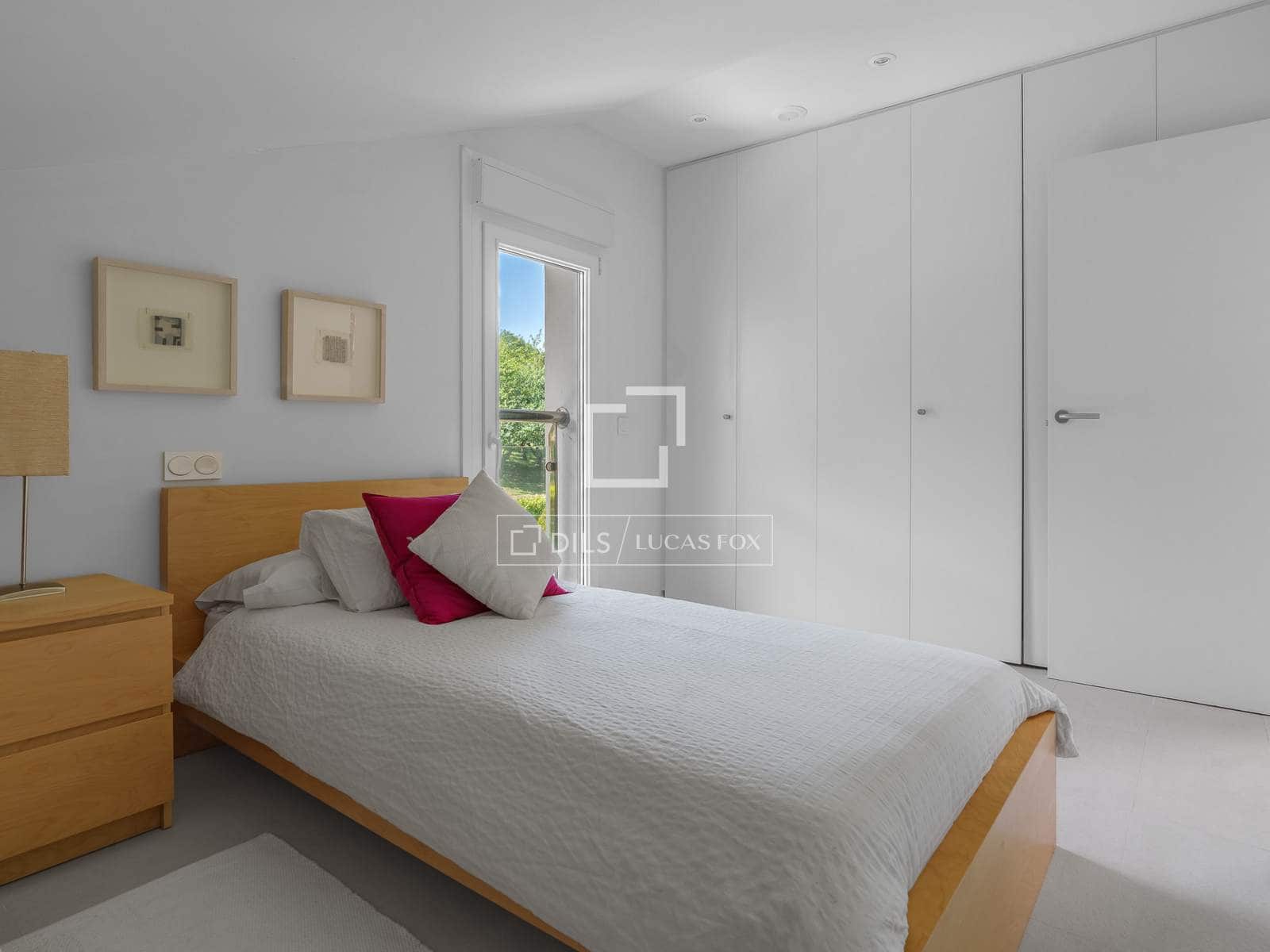 5 bedroom Villa for sale in Donostia-San Sebastian with pool garage - € 5,650,000 (Ref: 9937302)