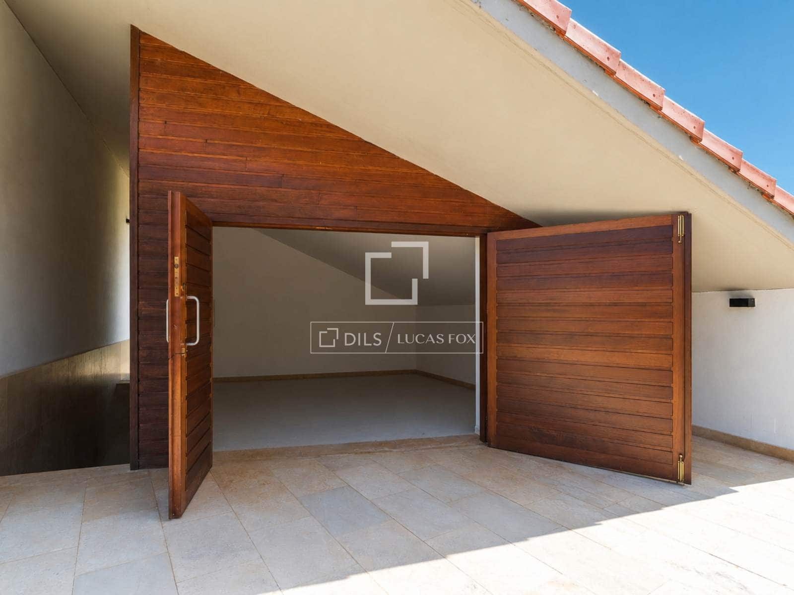 5 bedroom Villa for sale in Donostia-San Sebastian with pool garage - € 5,650,000 (Ref: 9937302)