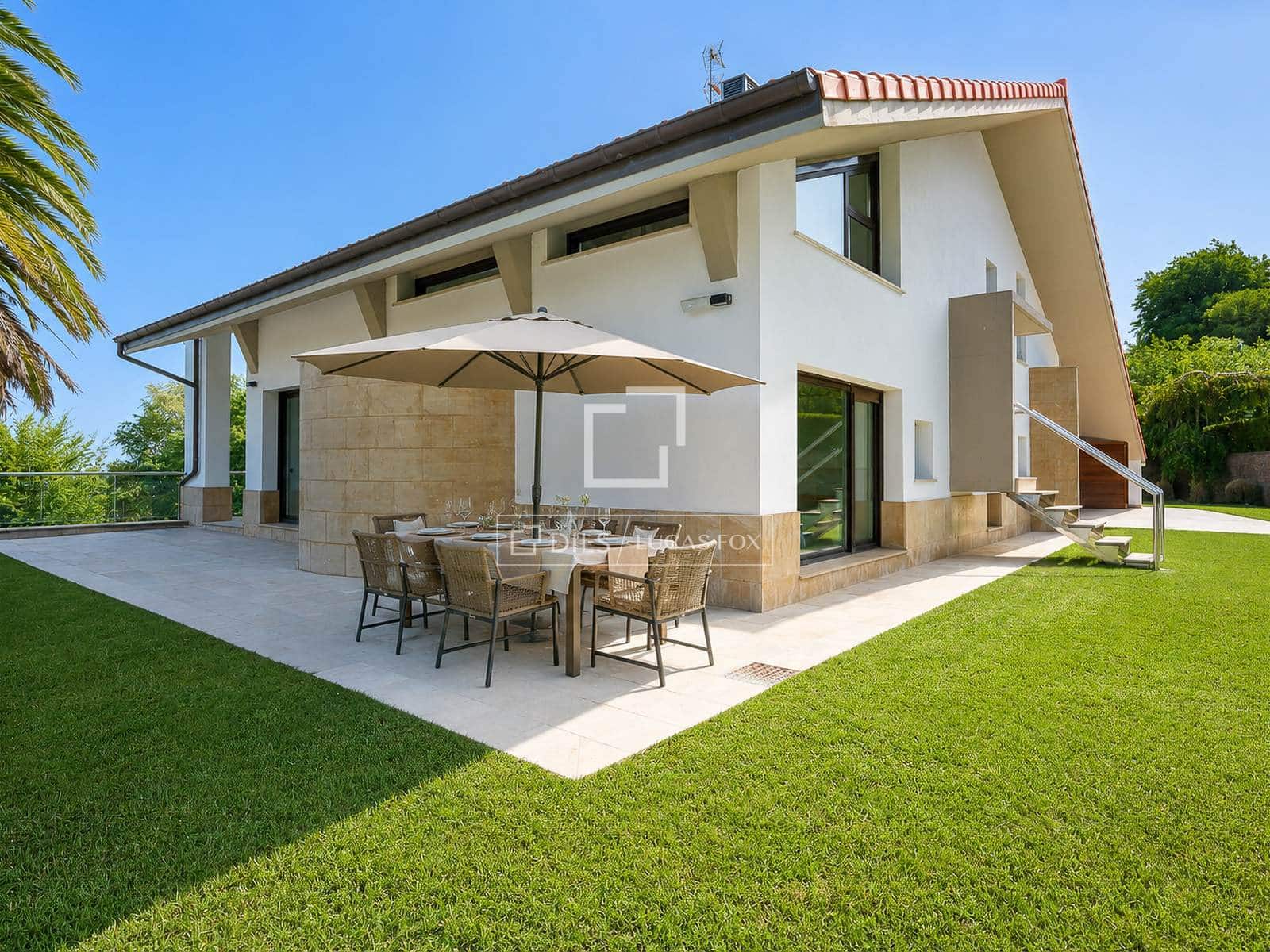 5 bedroom Villa for sale in Donostia-San Sebastian with pool garage - € 5,650,000 (Ref: 9937302)