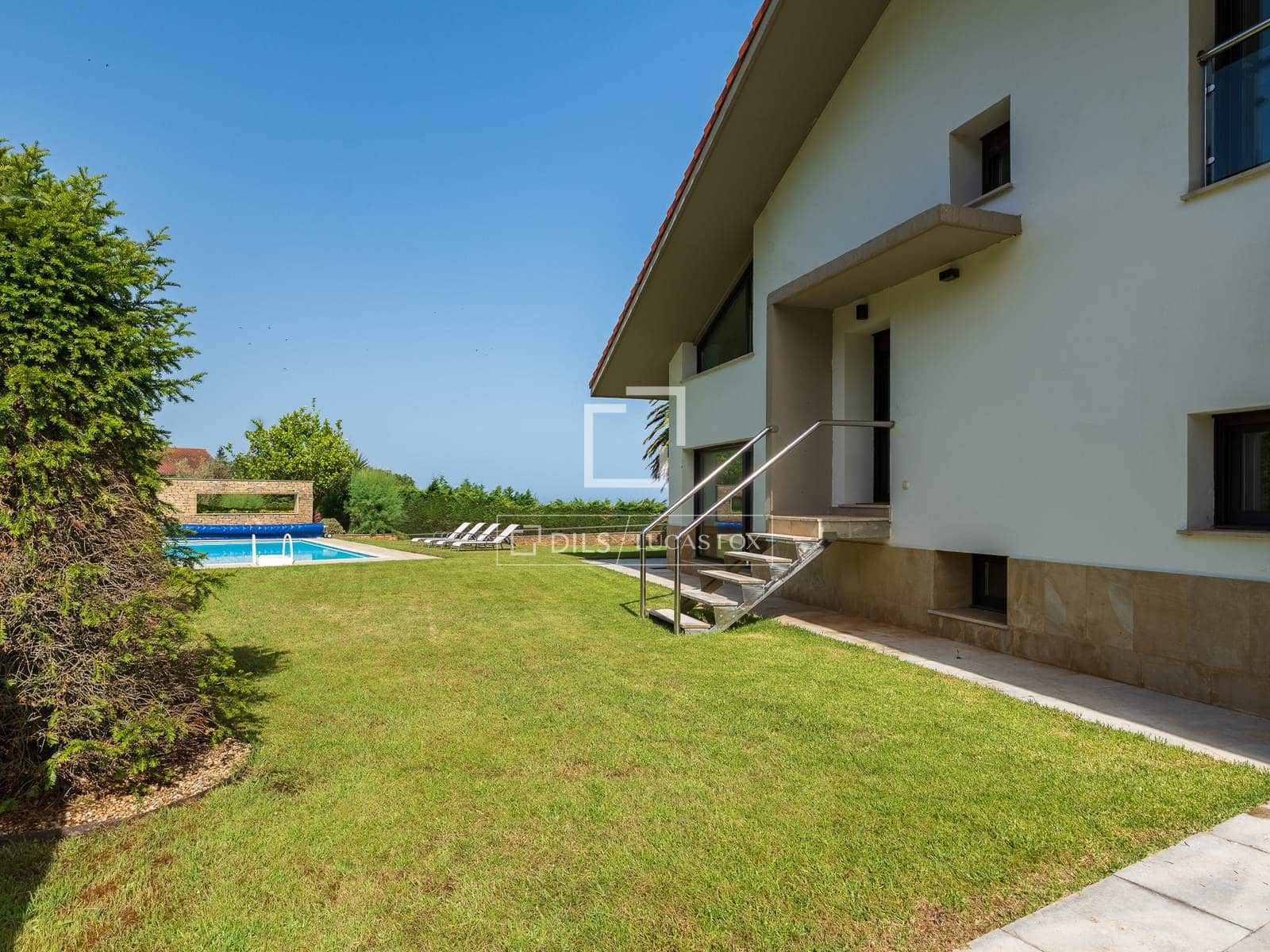 5 bedroom Villa for sale in Donostia-San Sebastian with pool garage - € 5,650,000 (Ref: 9937302)