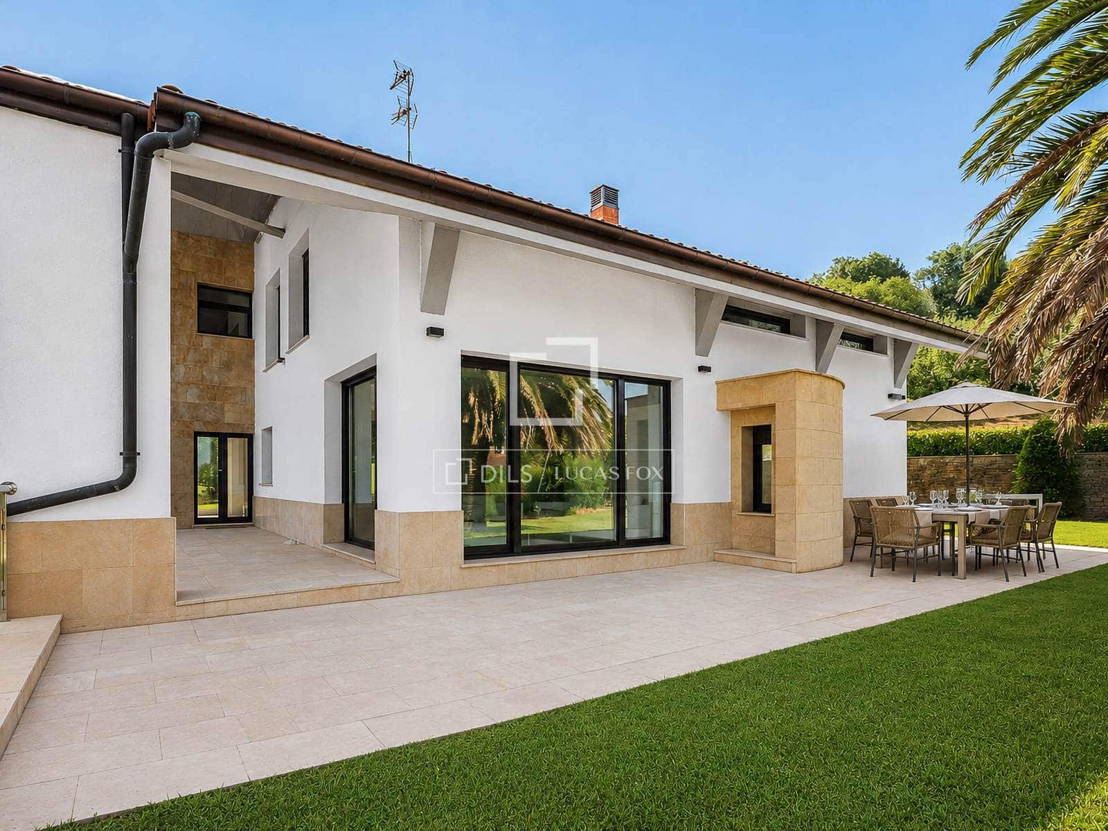 5 bedroom Villa for sale in Donostia-San Sebastian with pool garage - € 5,650,000 (Ref: 9937302)