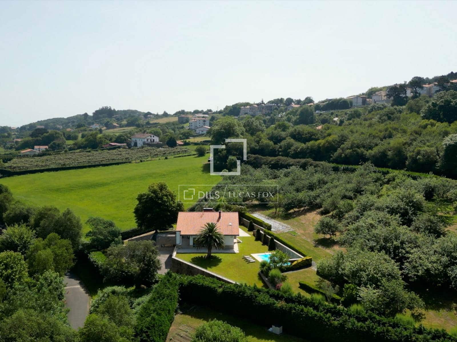 5 bedroom Villa for sale in Donostia-San Sebastian with pool garage - € 5,650,000 (Ref: 9937302)