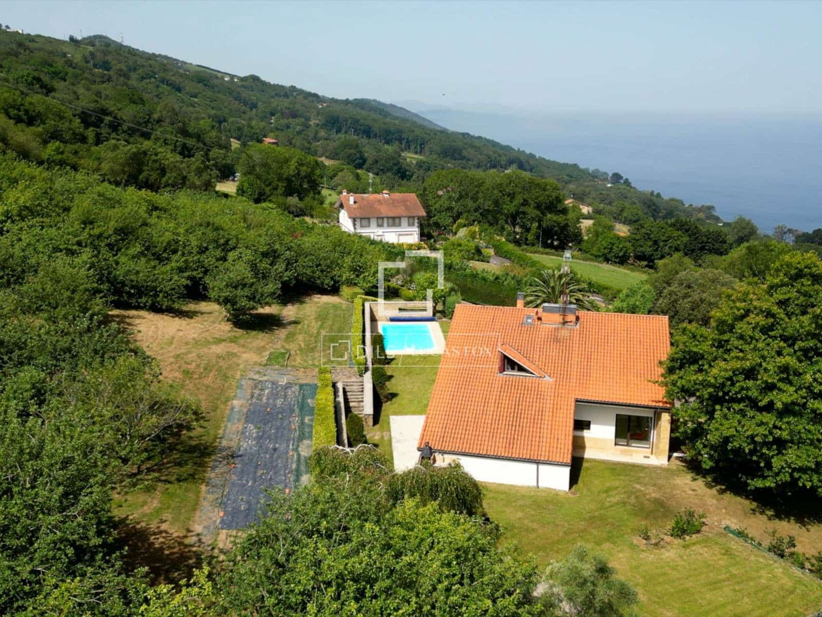 5 bedroom Villa for sale in Donostia-San Sebastian with pool garage - € 5,650,000 (Ref: 9937302)