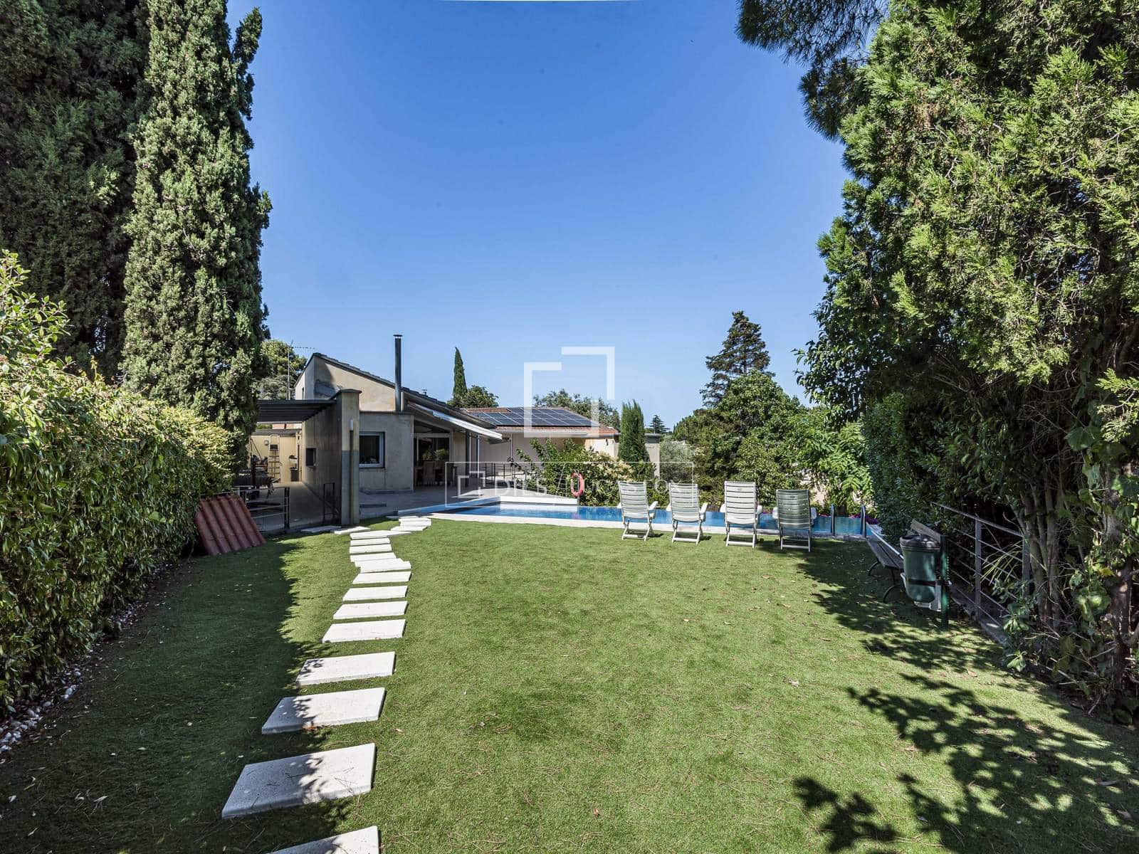 Apartamento de 3 habitaciones en Sant Cugat del Vallès en alquiler con piscina - 2.100 € (Ref: 9937343)