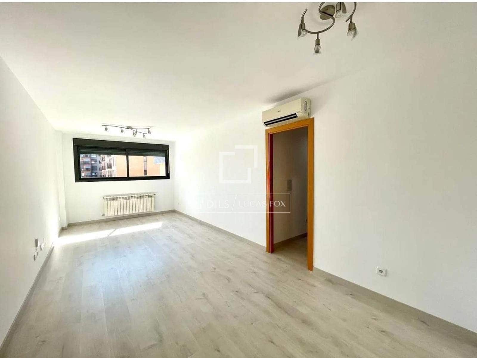 Appartement de 3 chambres à louer à Madrid ville avec piscine garage - 2 000 € (Ref: 9938483)