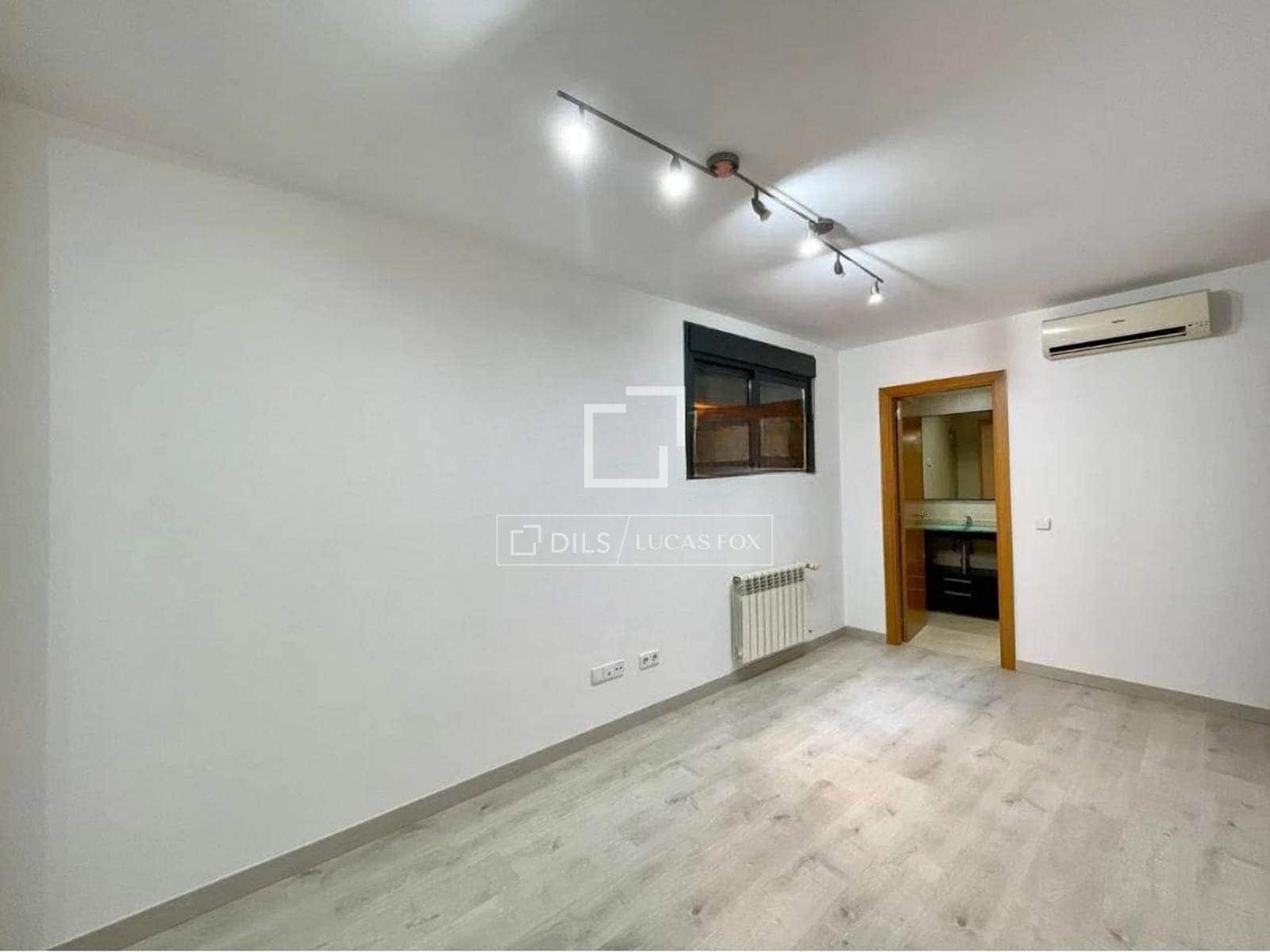 Appartement de 3 chambres à louer à Madrid ville avec piscine garage - 2 000 € (Ref: 9938483)