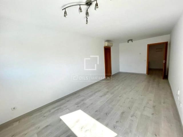 Appartement de 3 chambres à louer à Valverde, Madrid ville avec piscine garage - 2 000 € (Ref: 9938483)