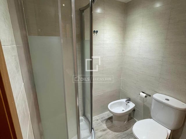 Appartement de 3 chambres à louer à Valverde, Madrid ville avec piscine garage - 2 000 € (Ref: 9938483)