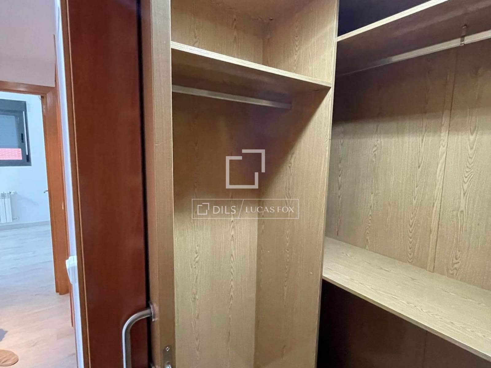 Appartement de 3 chambres à louer à Madrid ville avec piscine garage - 2 000 € (Ref: 9938483)