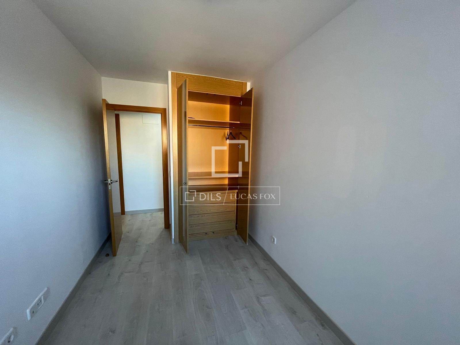 Appartement de 3 chambres à louer à Madrid ville avec piscine garage - 2 000 € (Ref: 9938483)
