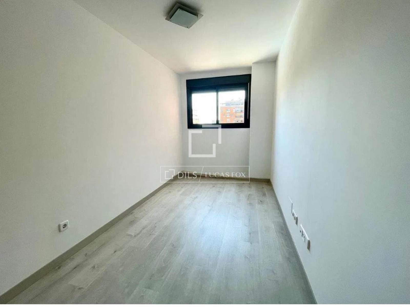 Appartement de 3 chambres à louer à Madrid ville avec piscine garage - 2 000 € (Ref: 9938483)