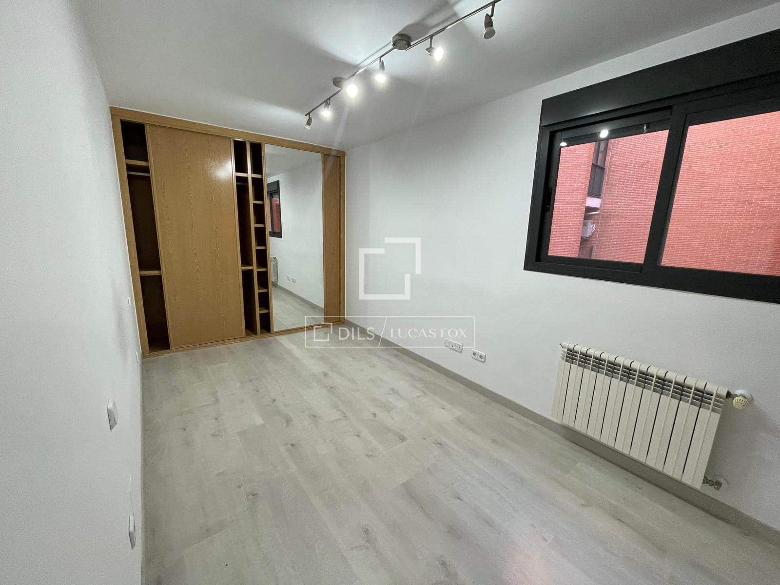 Appartement de 3 chambres à louer à Madrid ville avec piscine garage - 2 000 € (Ref: 9938483)