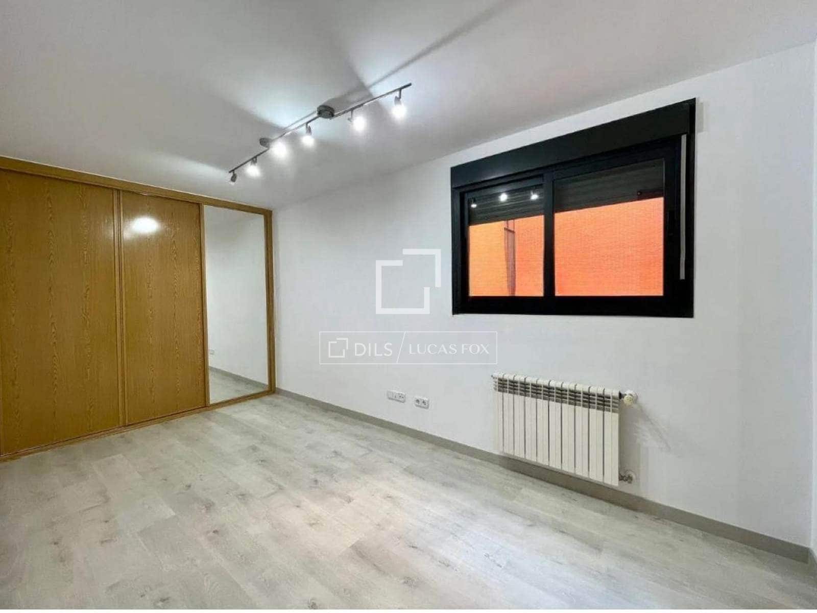 Appartement de 3 chambres à louer à Madrid ville avec piscine garage - 2 000 € (Ref: 9938483)