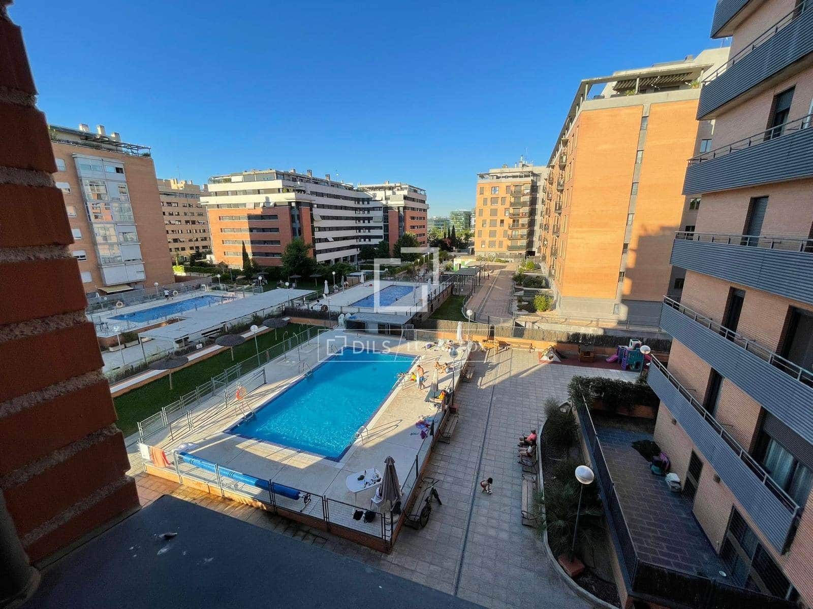 Appartement de 3 chambres à louer à Madrid ville avec piscine garage - 2 000 € (Ref: 9938483)