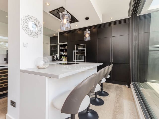 Ático de 5 habitaciones en Barcelona ciudad en venta con piscina - 3.200.000 € (Ref: 9938675)