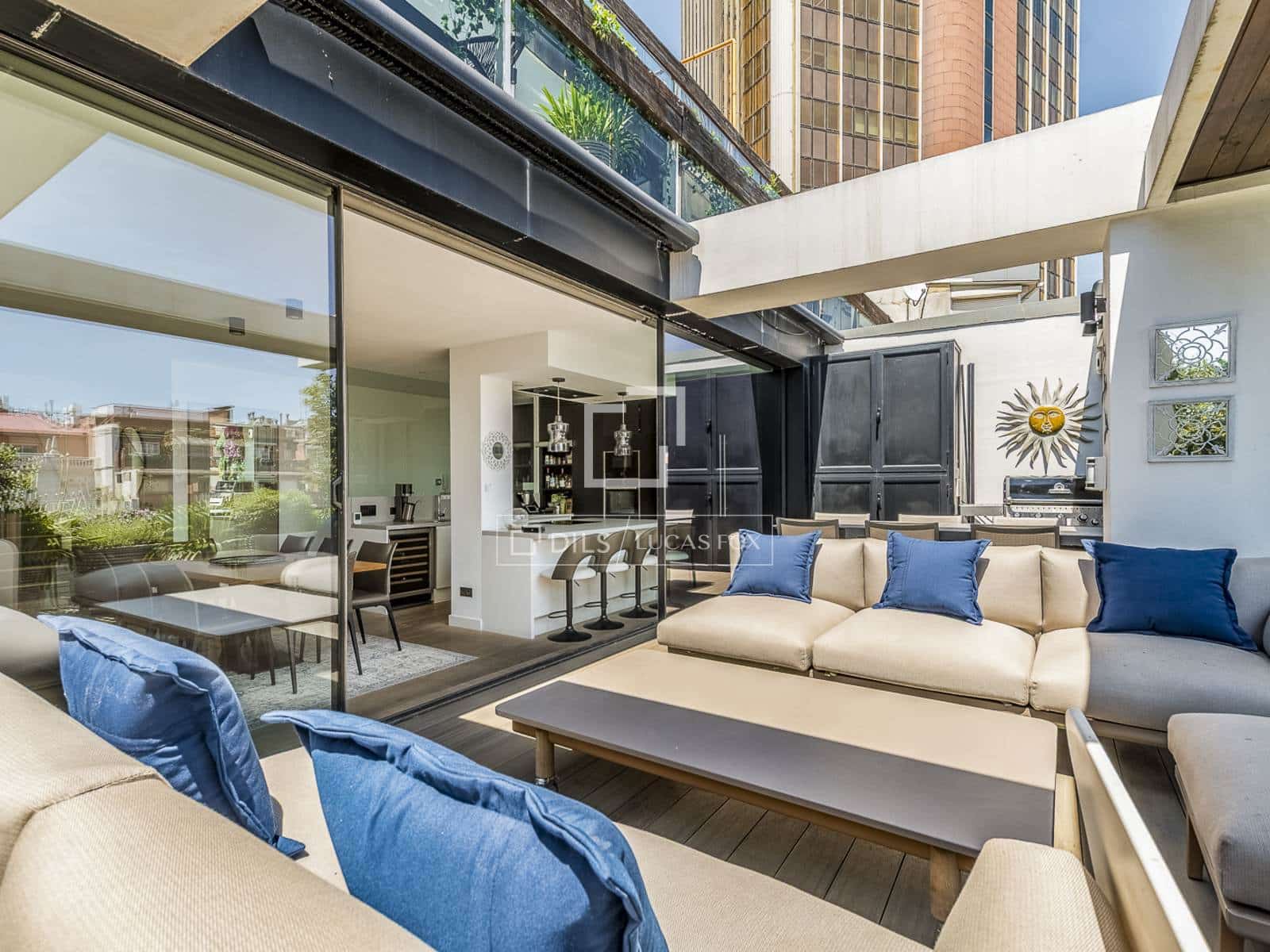 Ático de 5 habitaciones en Barcelona ciudad en venta con piscina - 3.200.000 € (Ref: 9938675)