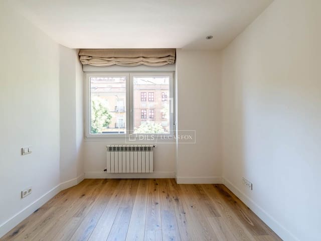 4 sovrum Lägenhet till salu i Trafalgar, Madrid stad - 1 325 000 € (Ref: 9938676)