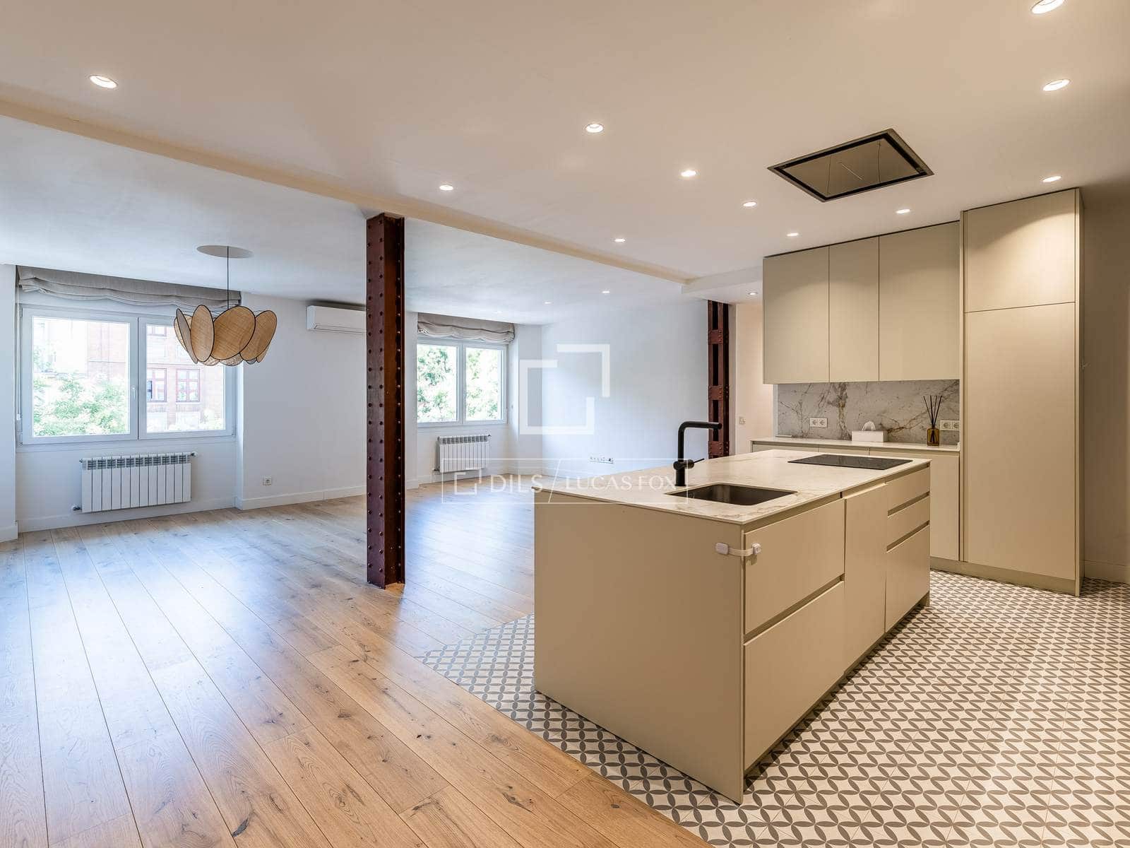 4 sovrum Lägenhet till salu i Madrid stad - 1 325 000 € (Ref: 9938676)