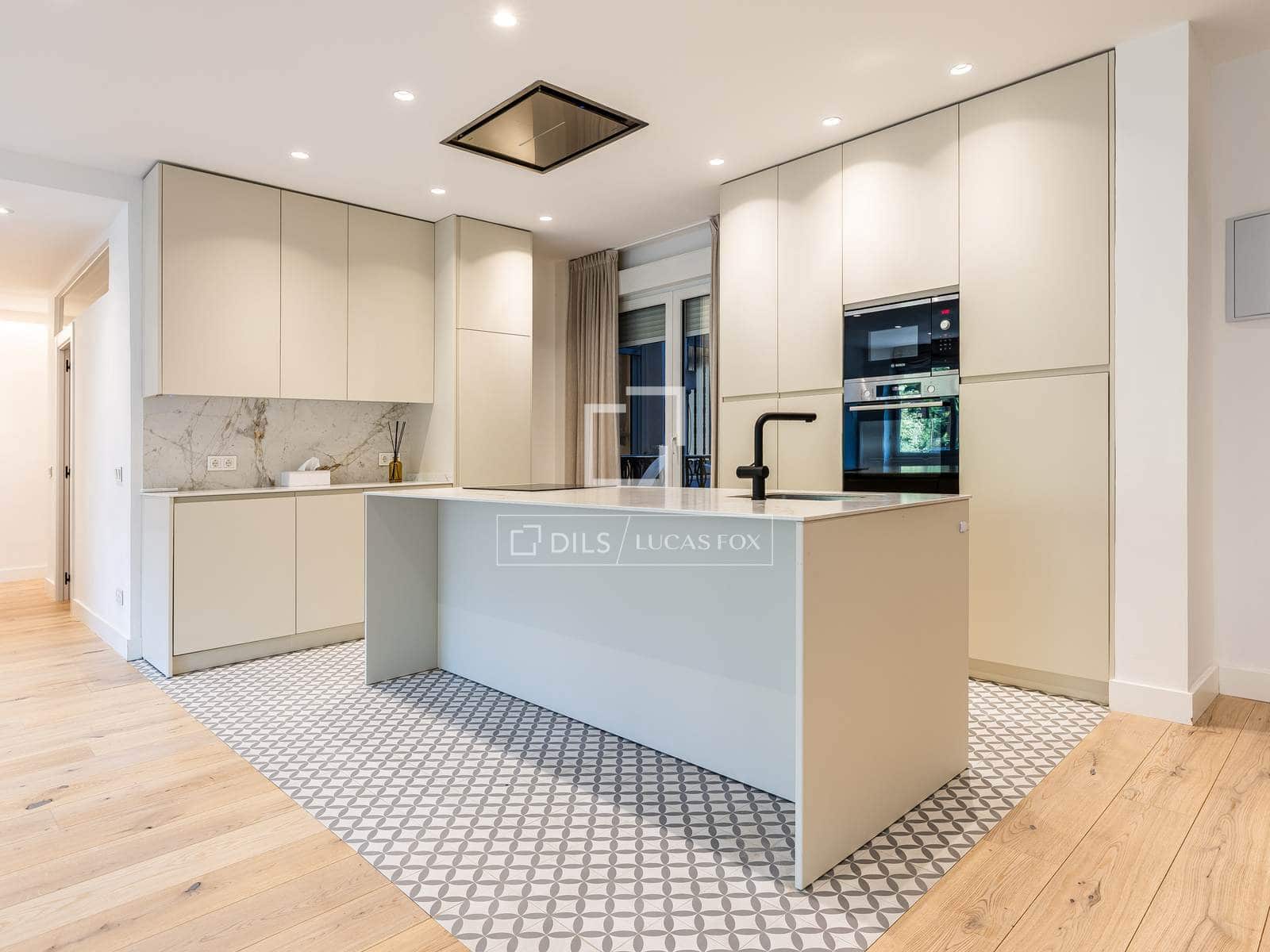 4 sovrum Lägenhet till salu i Madrid stad - 1 325 000 € (Ref: 9938676)