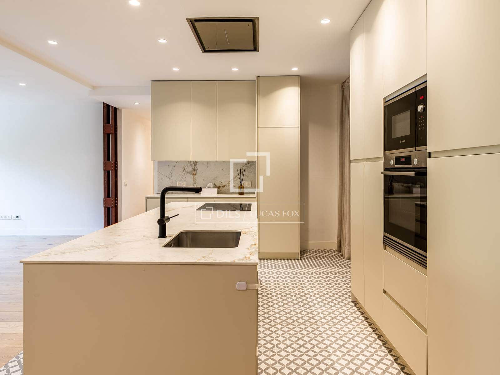 4 sovrum Lägenhet till salu i Madrid stad - 1 325 000 € (Ref: 9938676)
