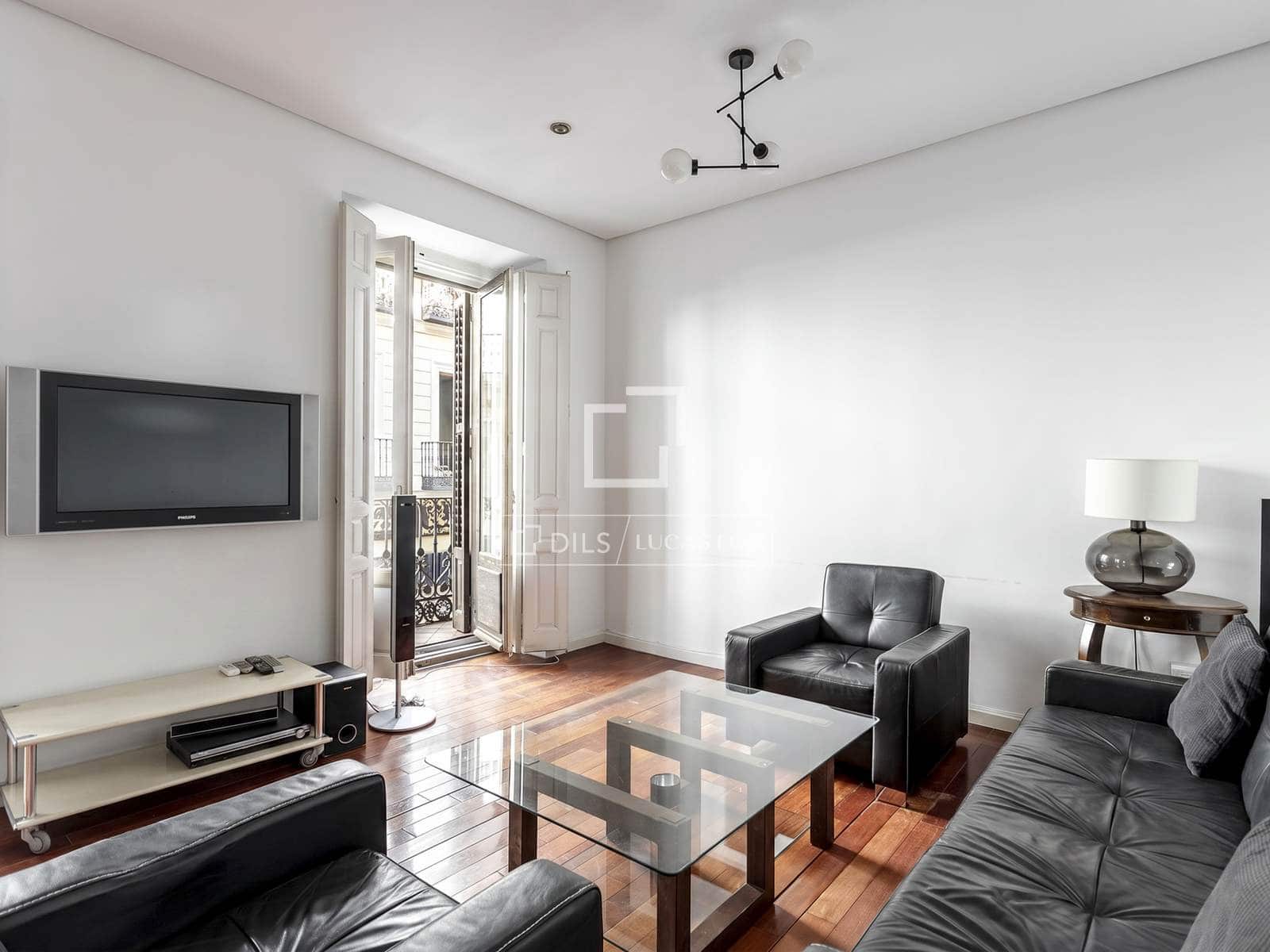 3 quarto Apartamento para arrendar em Madrid cidade - 2 700 € (Ref: 9938982)