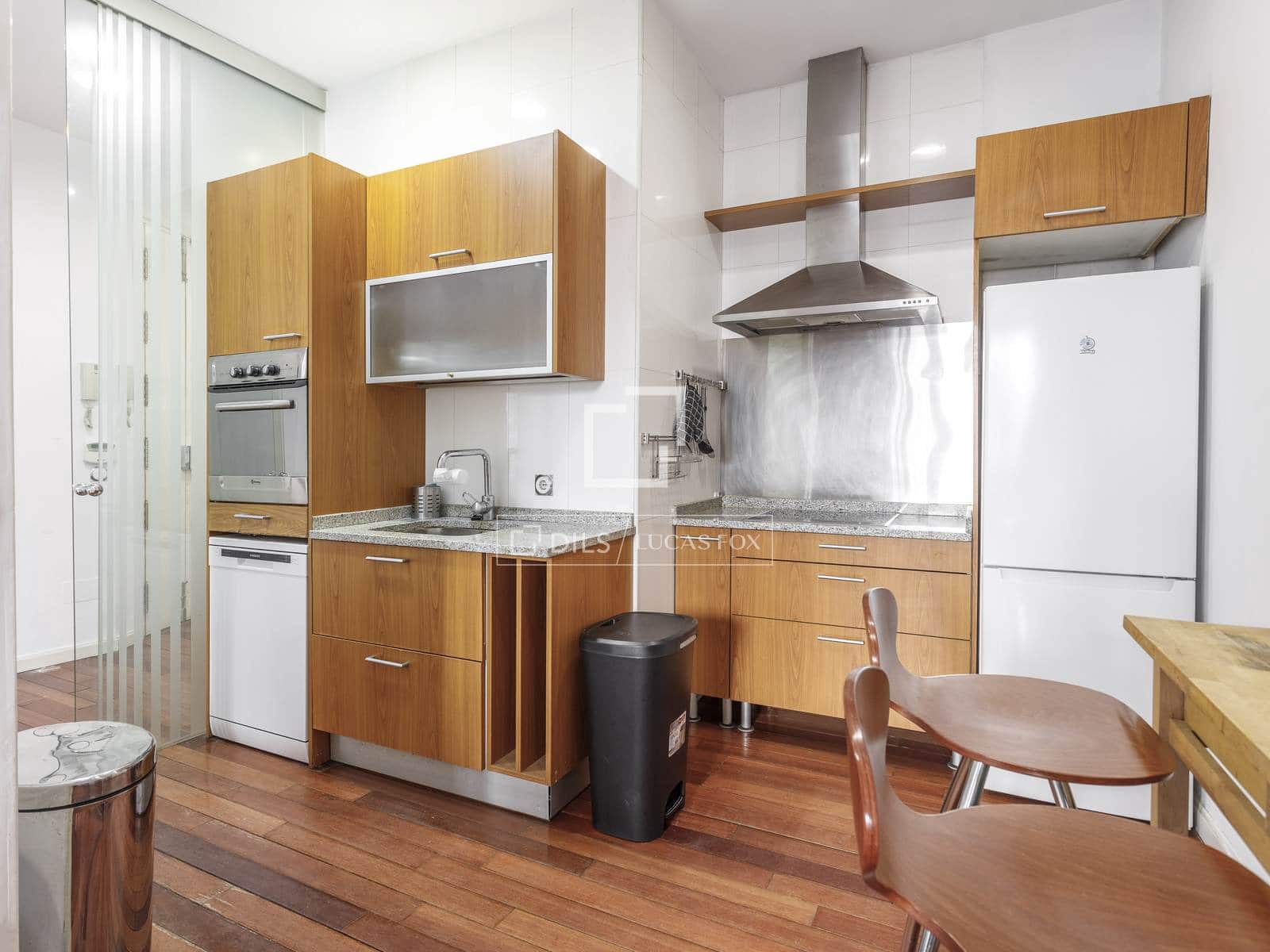 3 quarto Apartamento para arrendar em Madrid cidade - 2 700 € (Ref: 9938982)