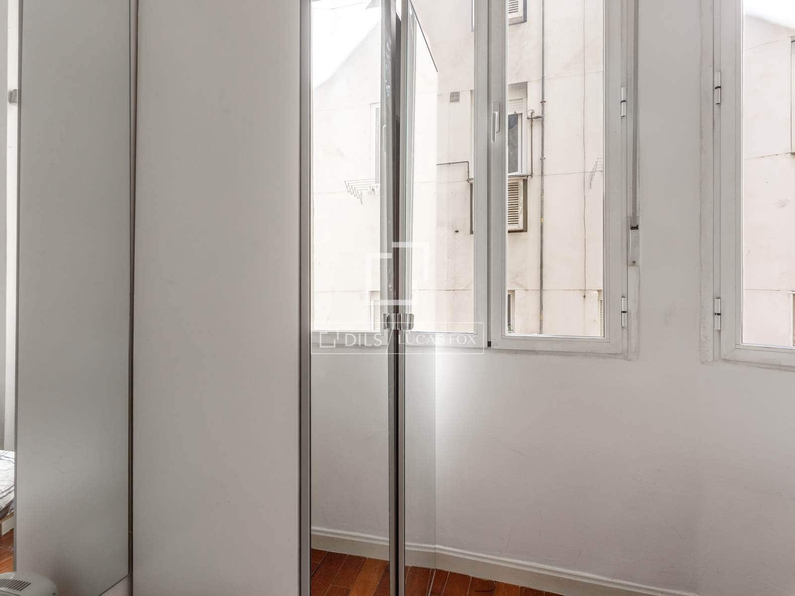 3 quarto Apartamento para arrendar em Madrid cidade - 2 700 € (Ref: 9938982)