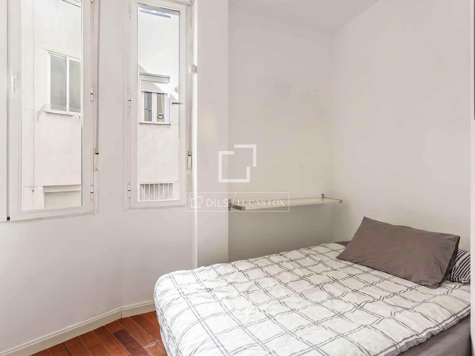 3 quarto Apartamento para arrendar em Madrid cidade - 2 700 € (Ref: 9938982)