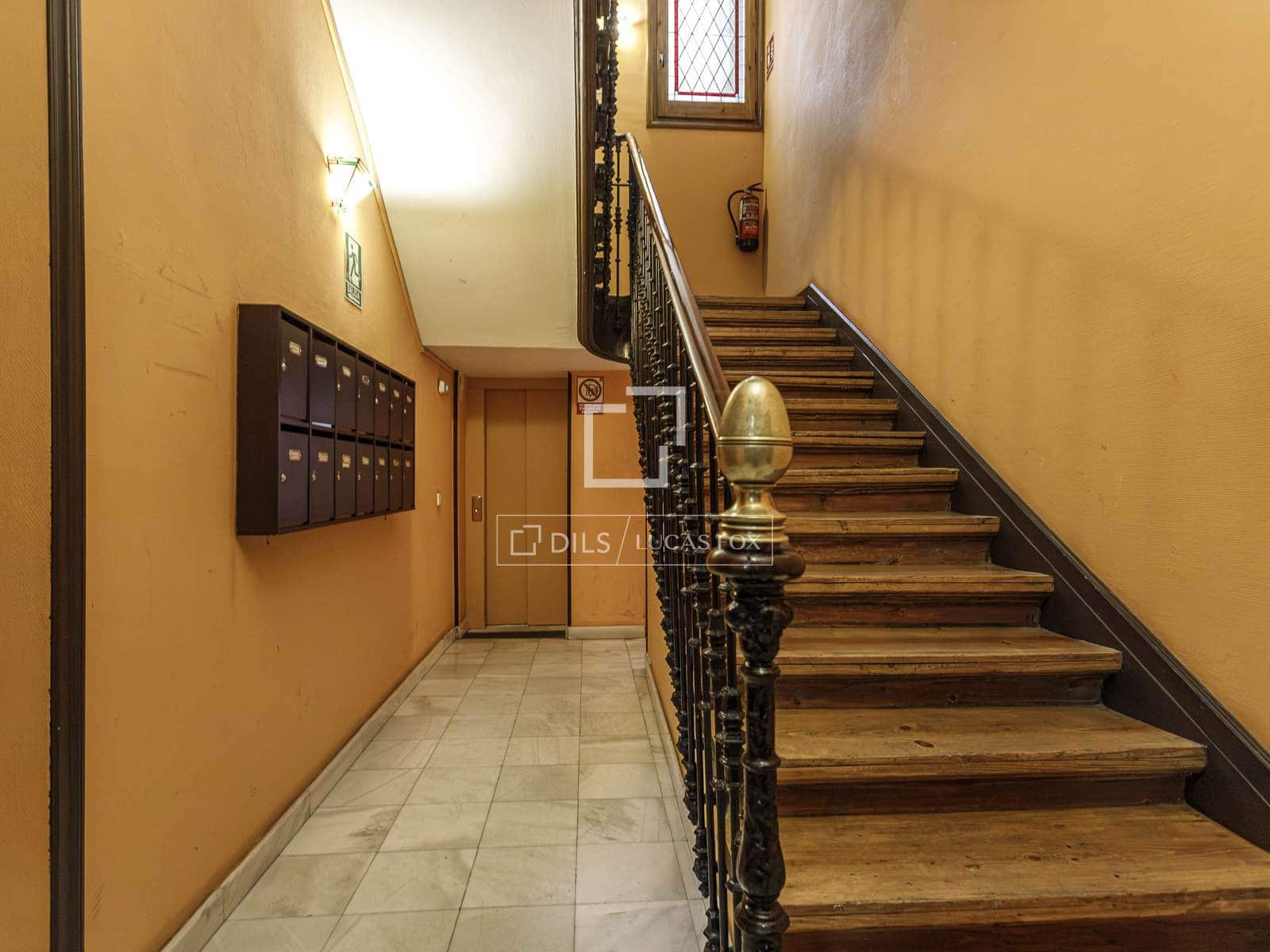 3 quarto Apartamento para arrendar em Madrid cidade - 2 700 € (Ref: 9938982)