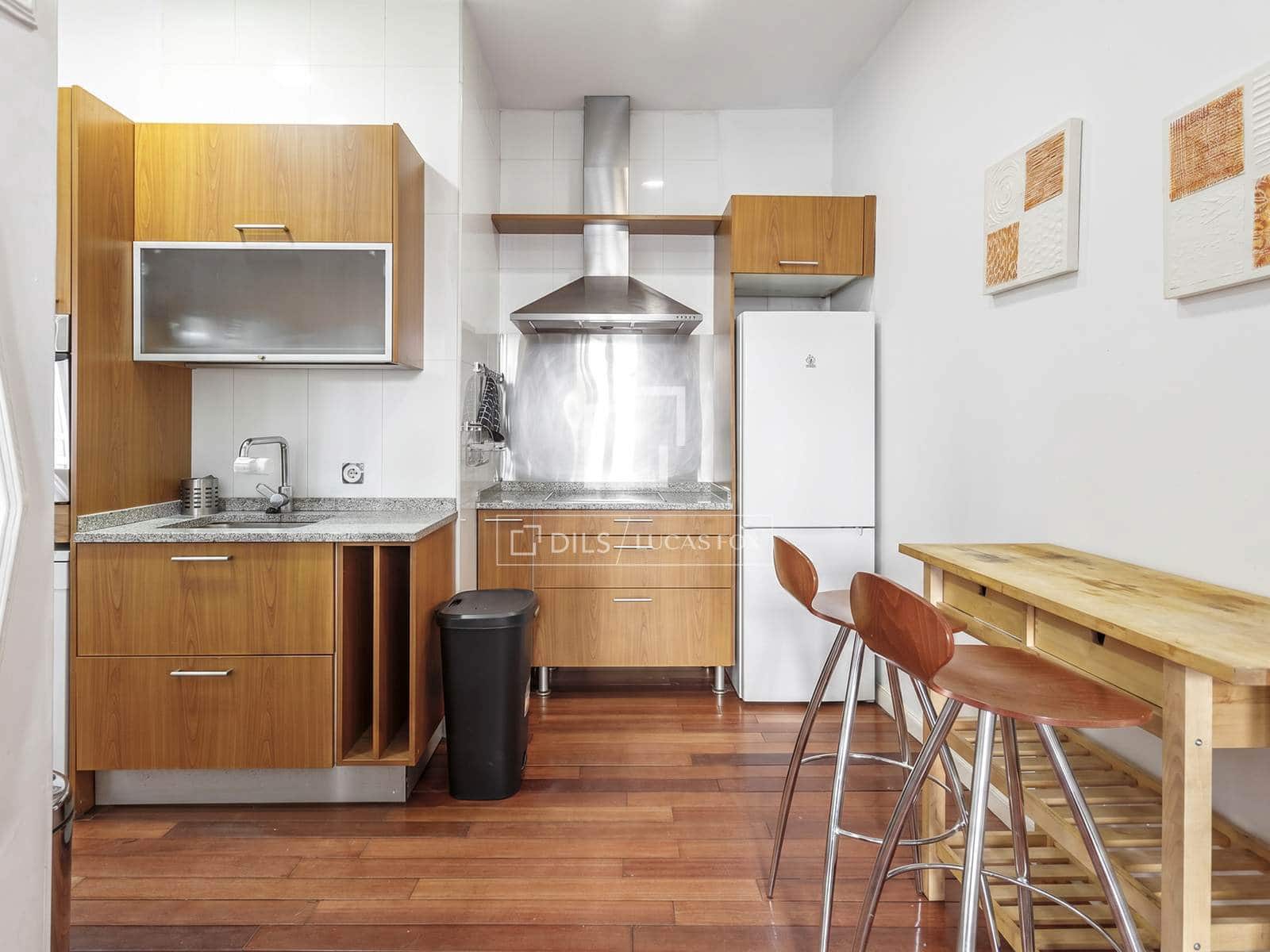 3 quarto Apartamento para arrendar em Madrid cidade - 2 700 € (Ref: 9938982)