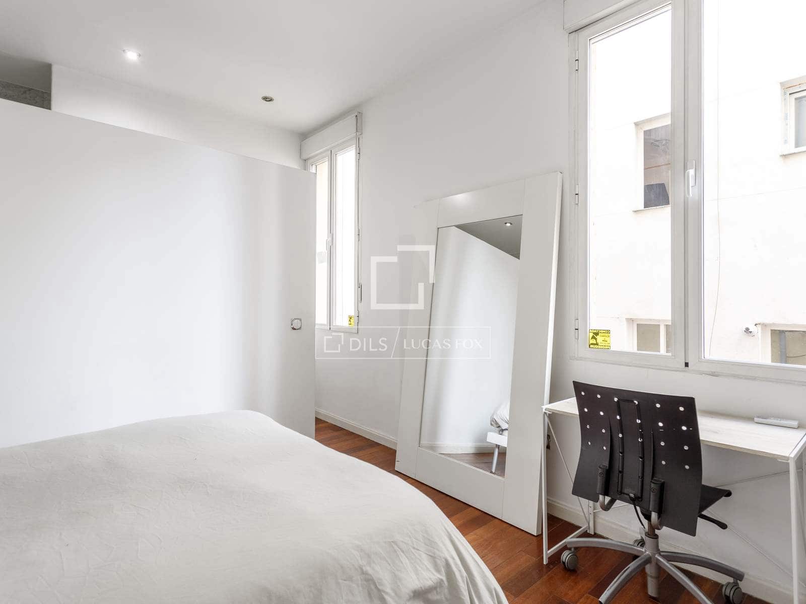 3 quarto Apartamento para arrendar em Madrid cidade - 2 700 € (Ref: 9938982)