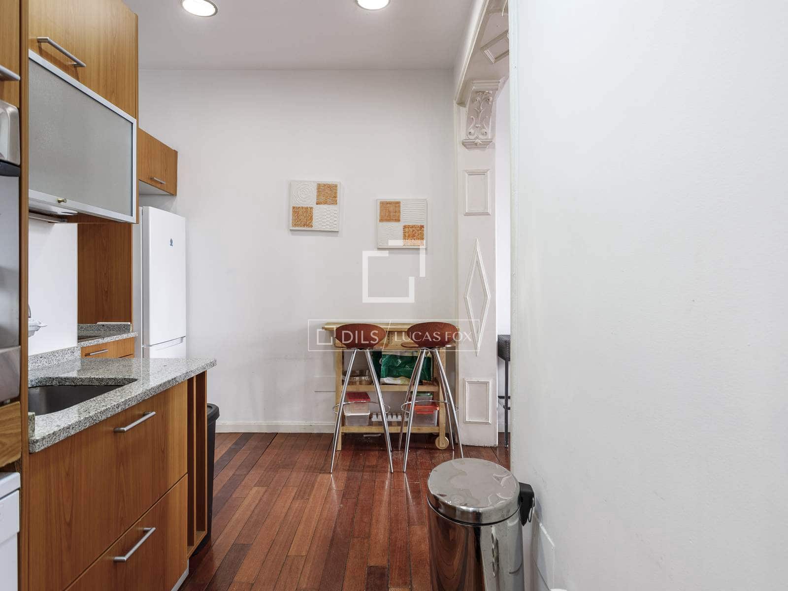 3 quarto Apartamento para arrendar em Madrid cidade - 2 700 € (Ref: 9938982)