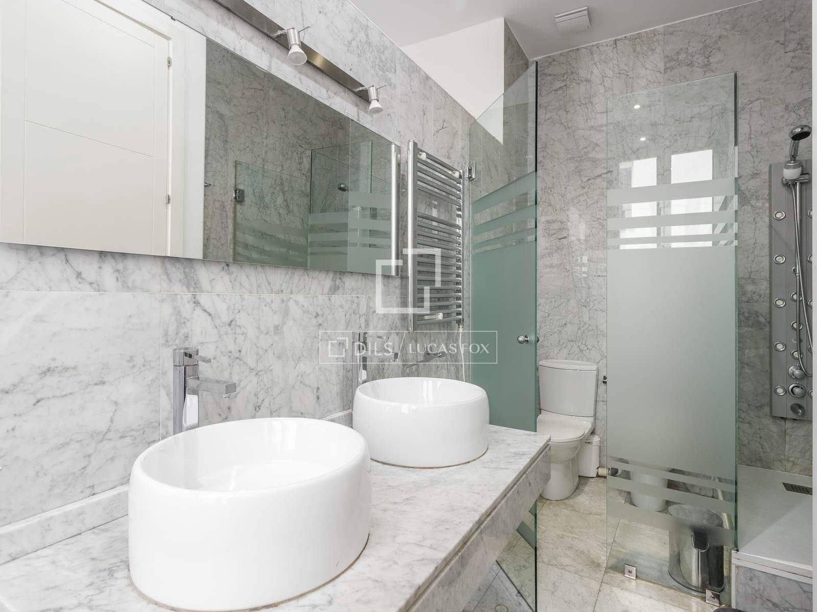 3 quarto Apartamento para arrendar em Madrid cidade - 2 700 € (Ref: 9938982)
